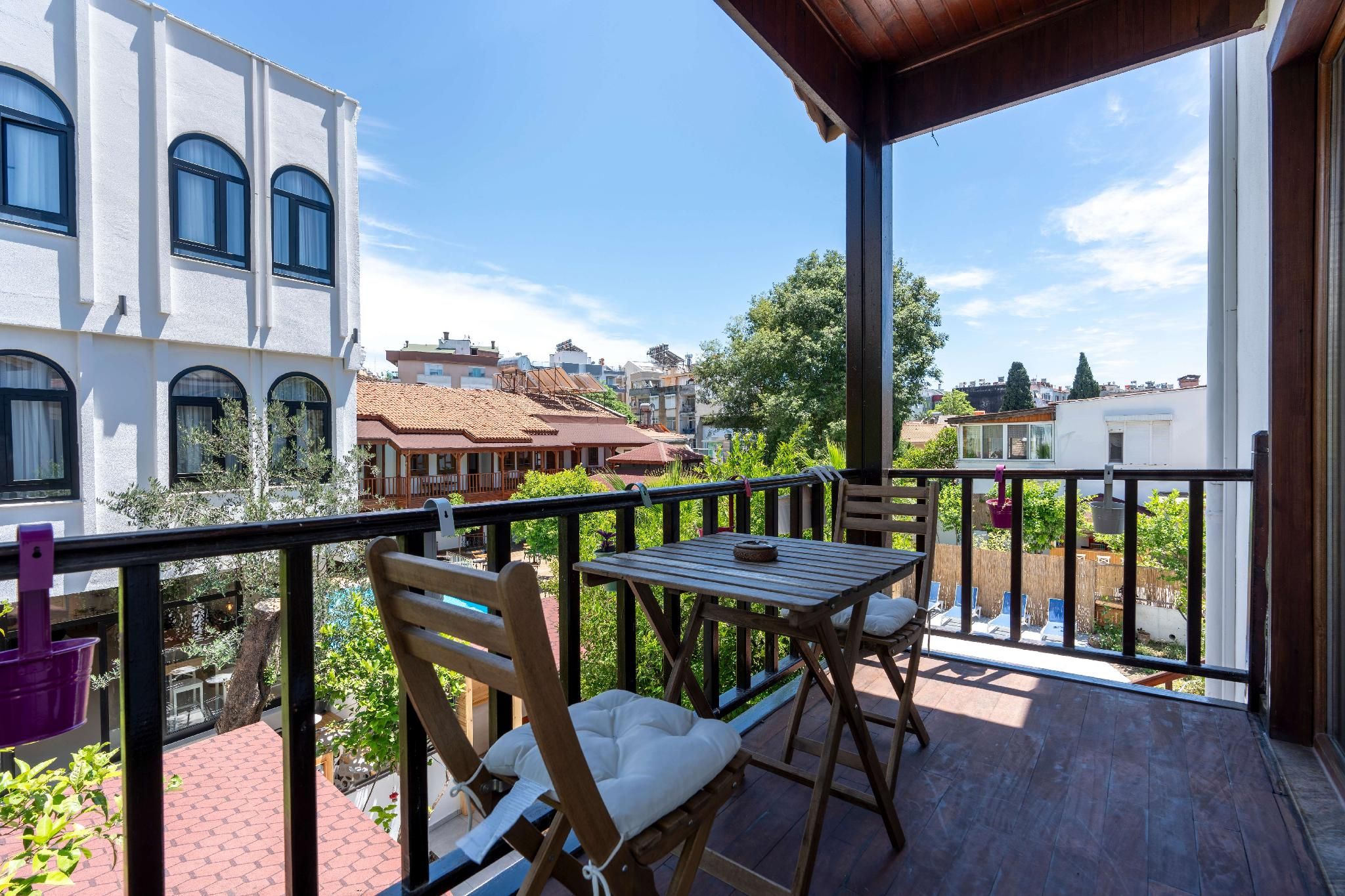 Superior, Balcony