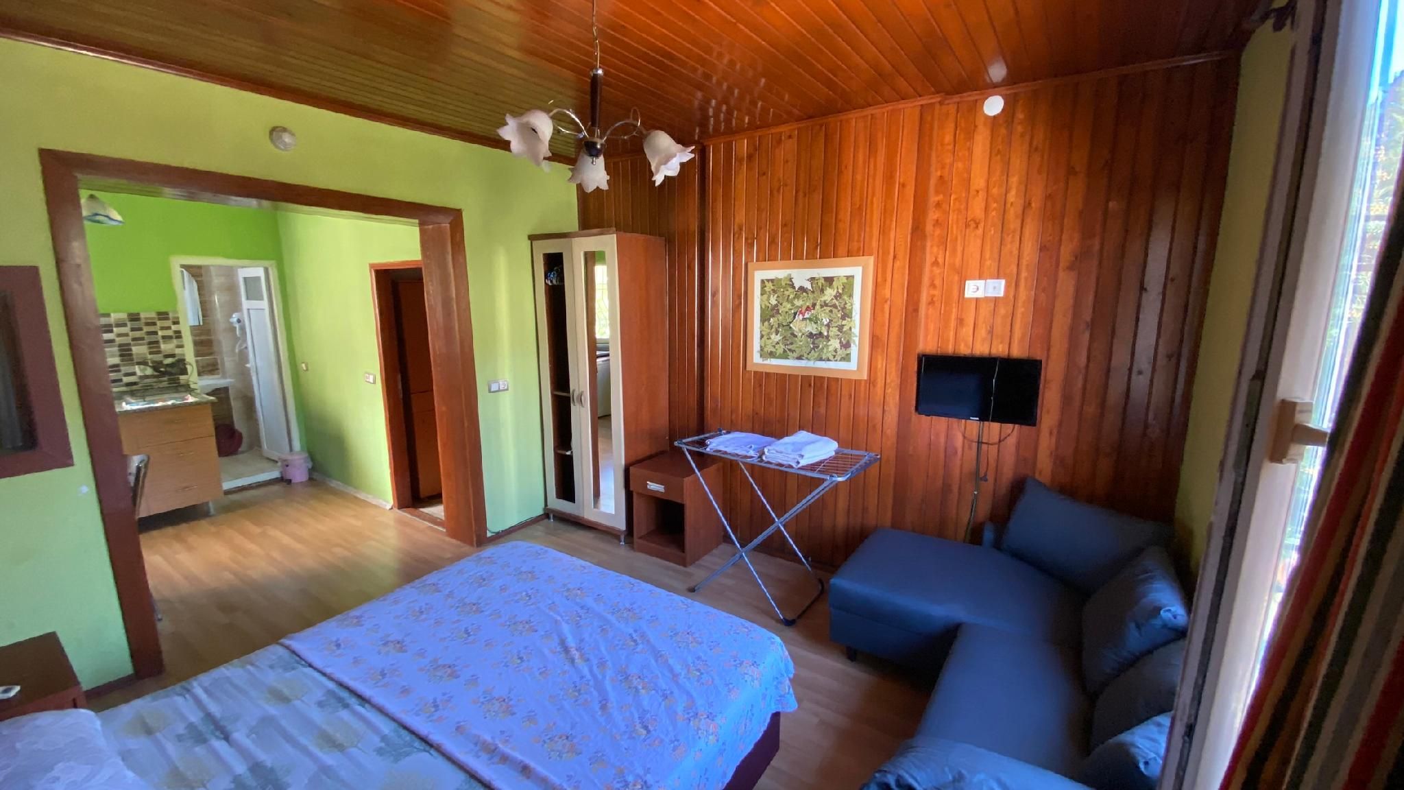 Studio with 2 Double Beds