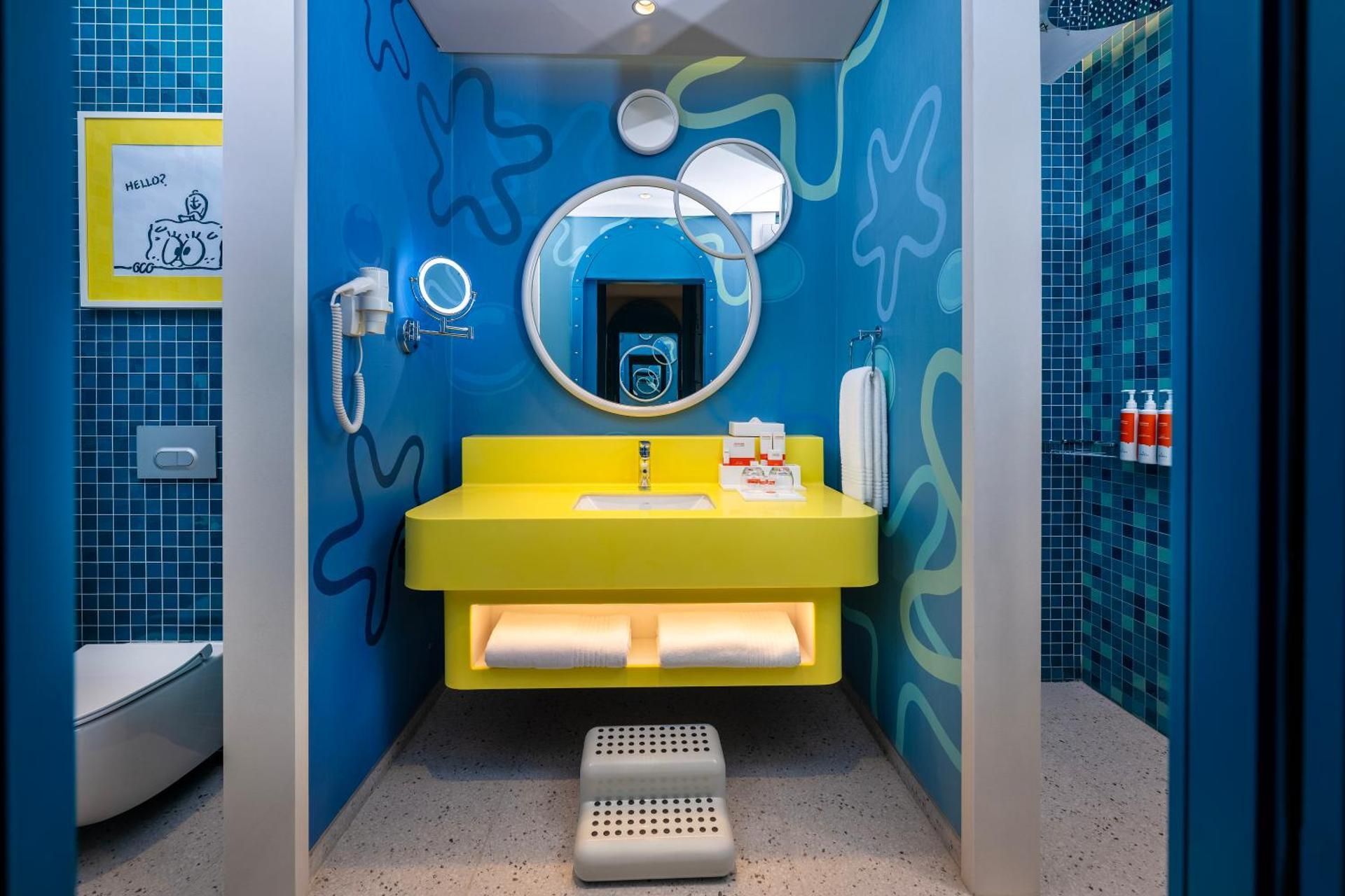 Themed Deluxe Room With Two Kids