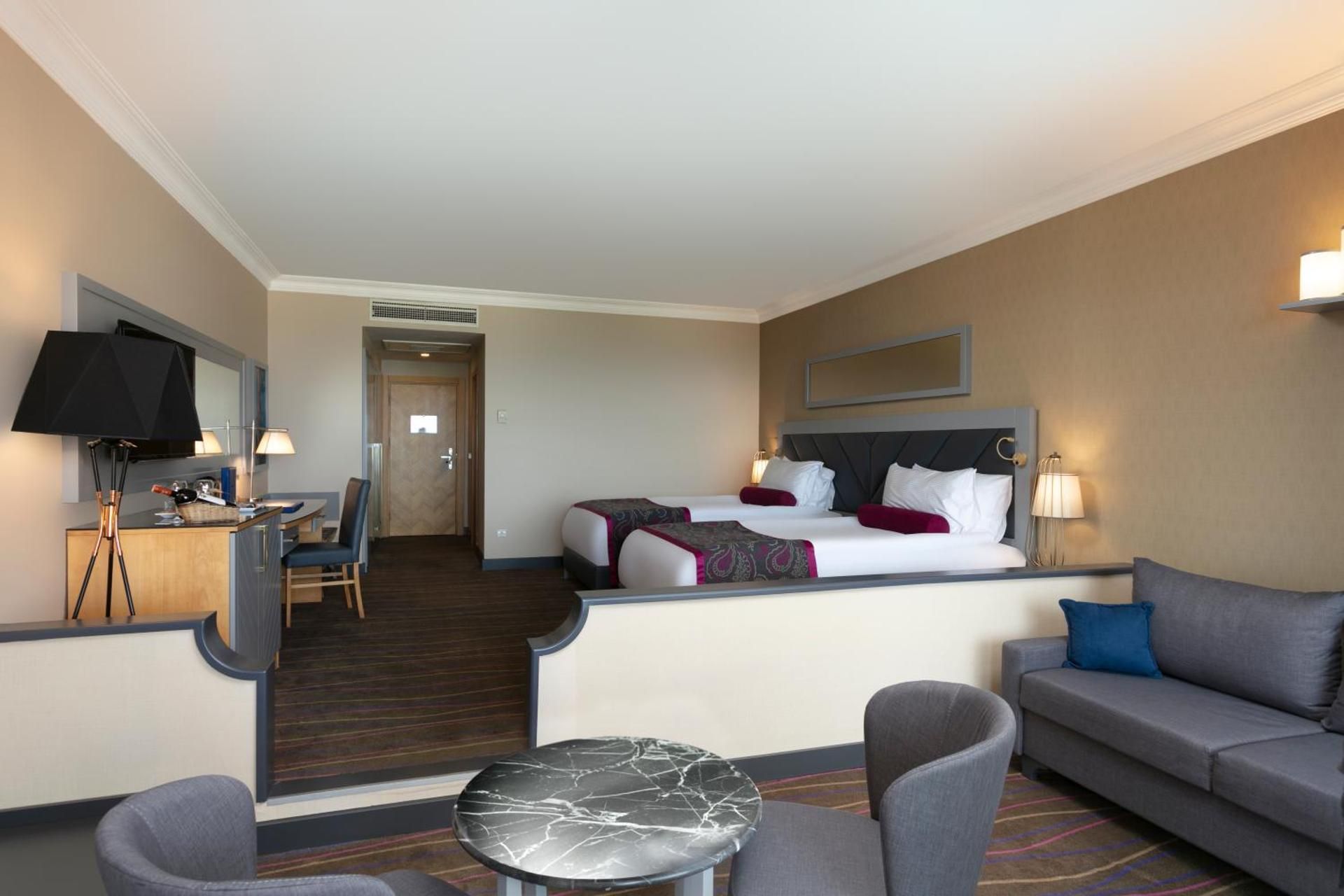 Standard Junior Suite Pool or Sea View