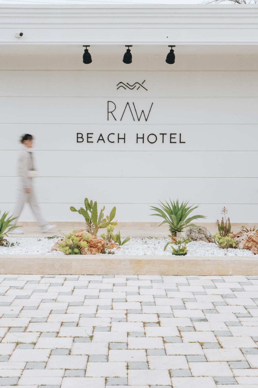 RAW BEACH HOTEL