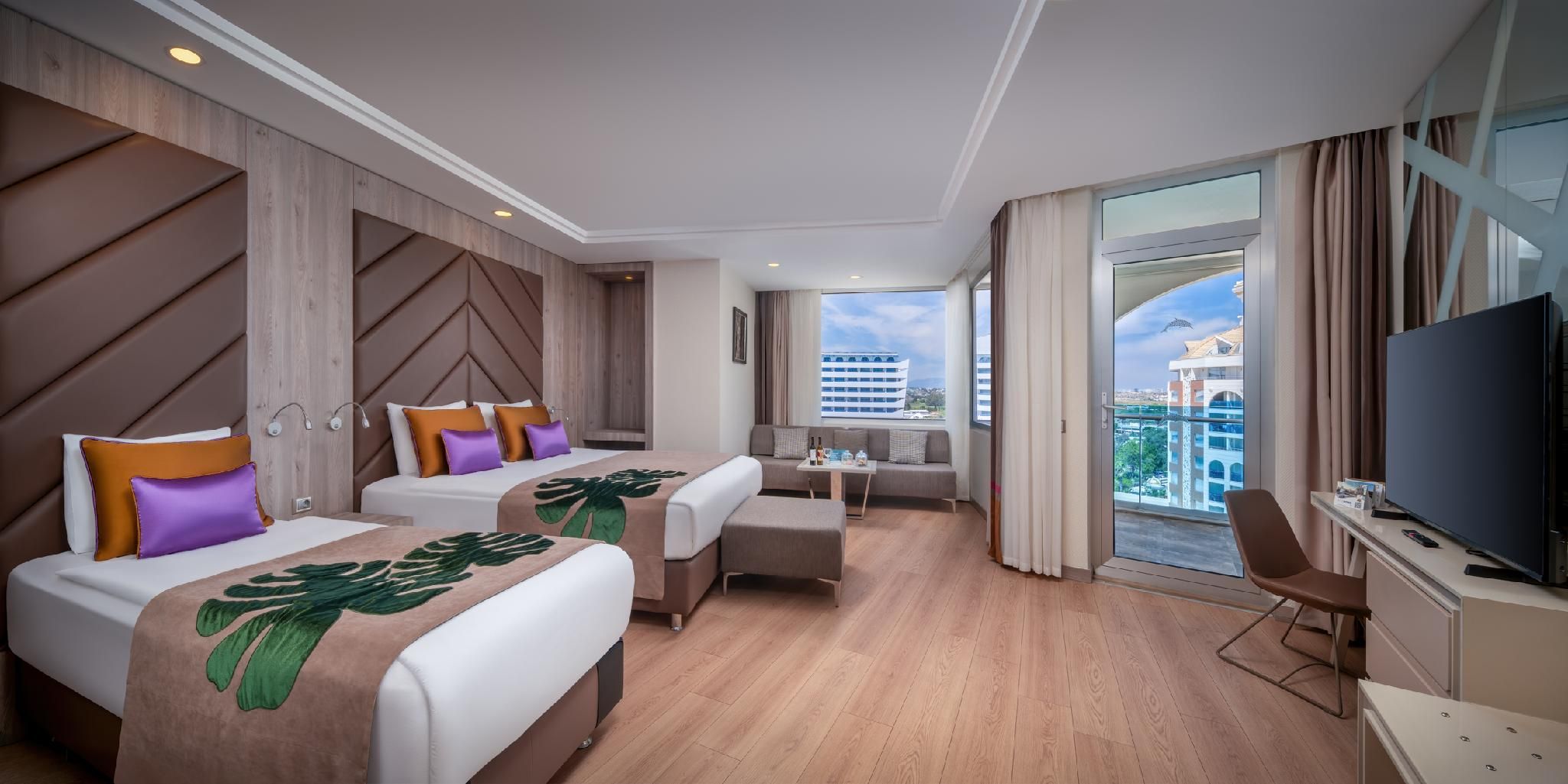 Be Large Land View Room