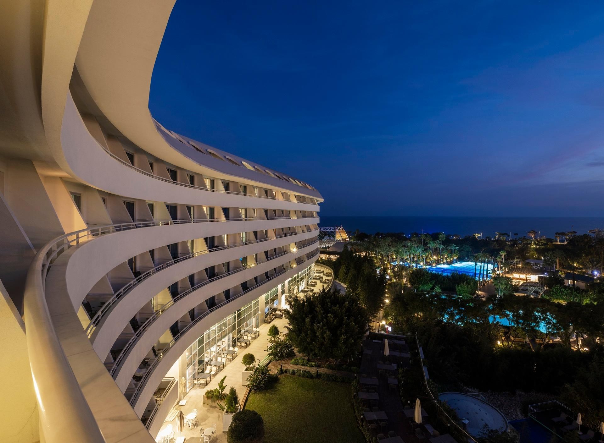 Deluxe City View Double or Twin Room with Balcony