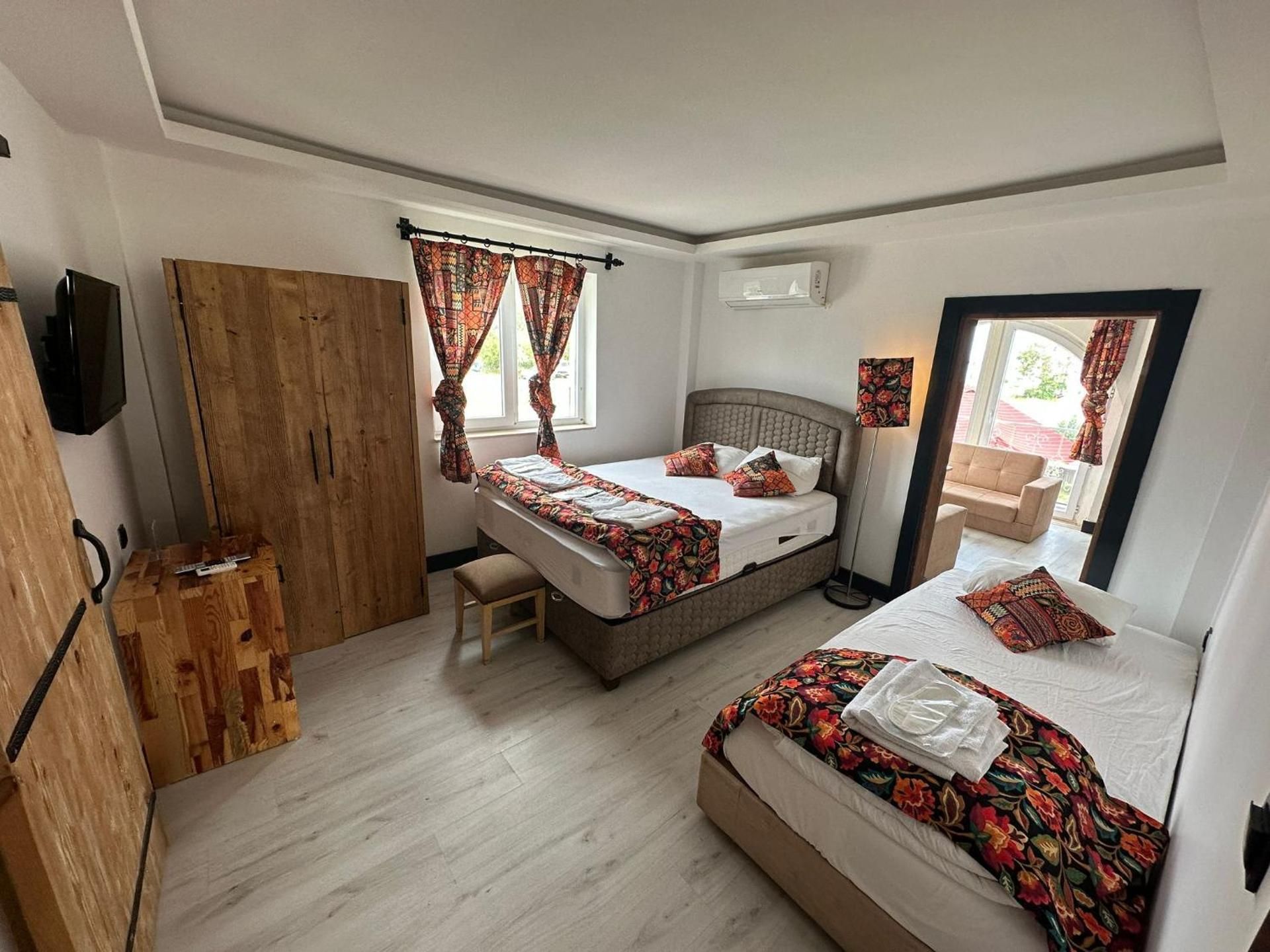 Deluxe Family Suite