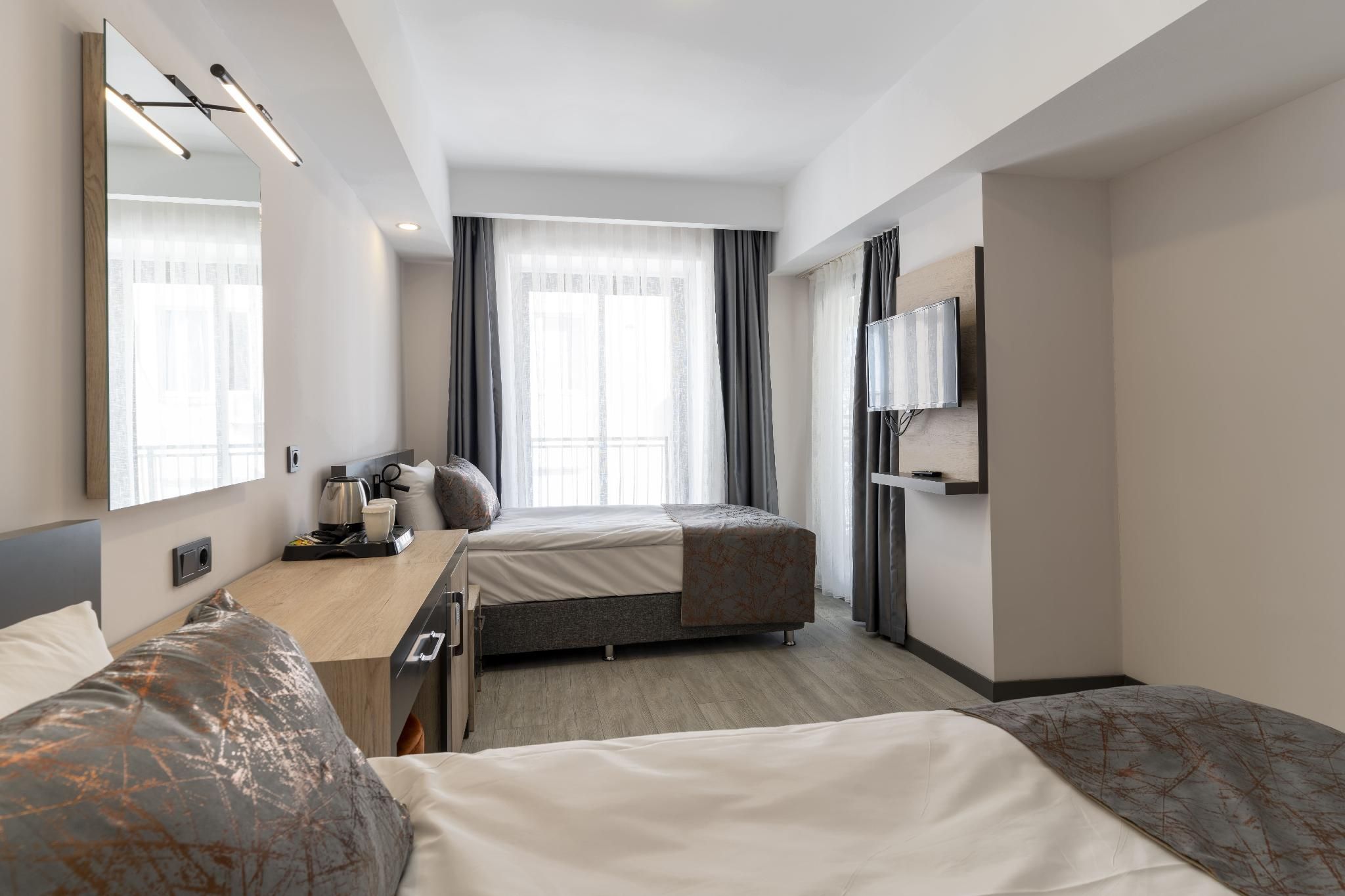 Deluxe Twin Room with Balcony