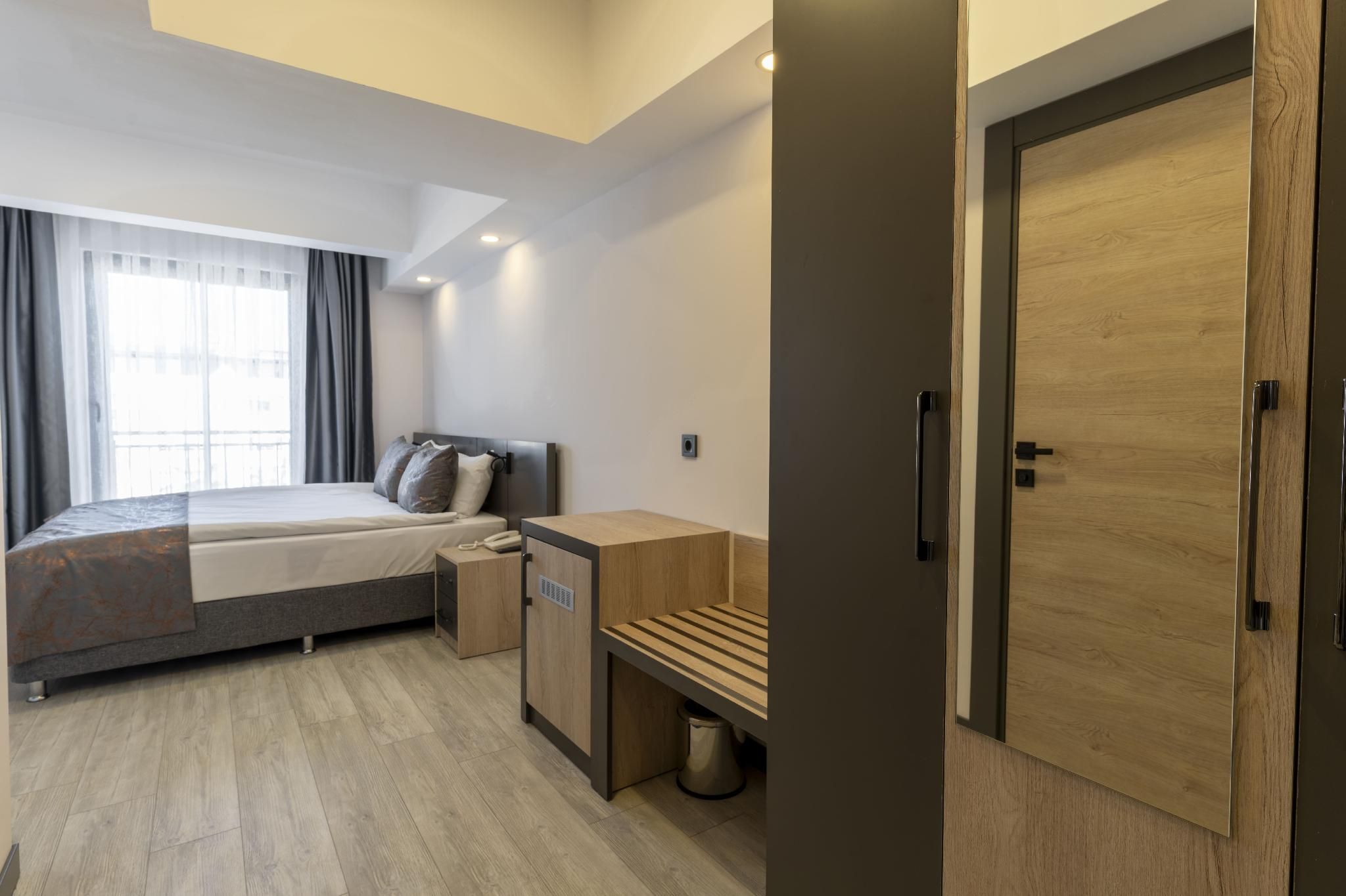 Irenic Hotel Deluxe Double Room 2