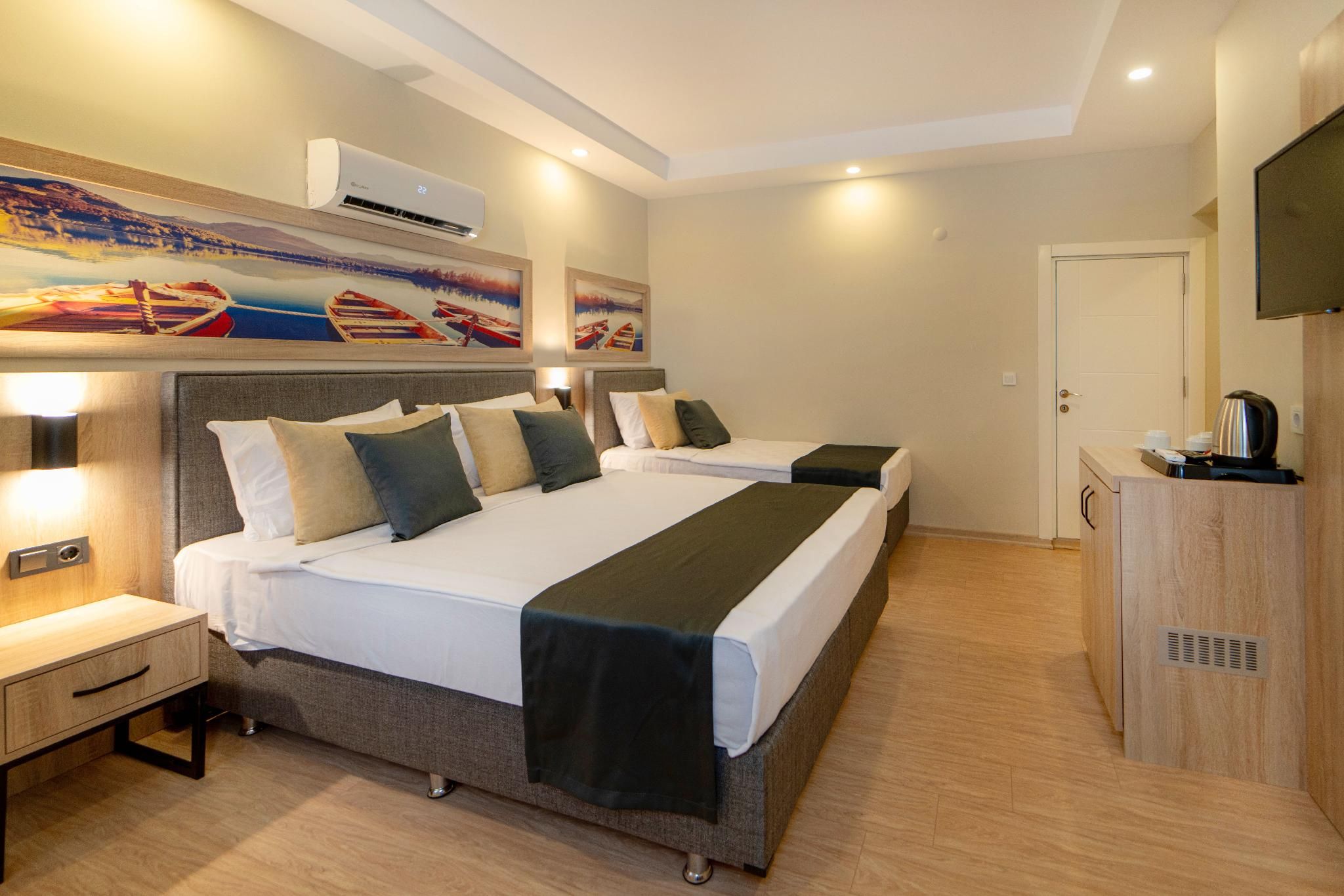 Standard Triple Room - 26 sqm, Non-Smoking