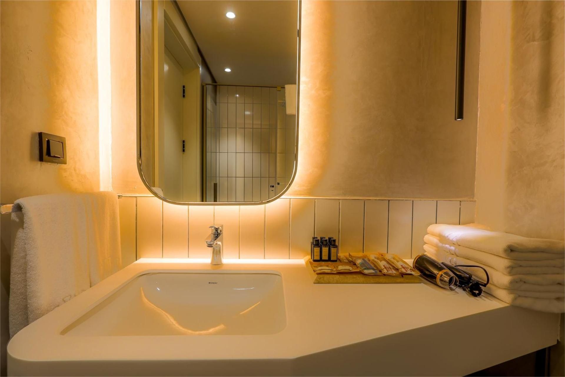 Four Hills Hotel Economic Double Room 3