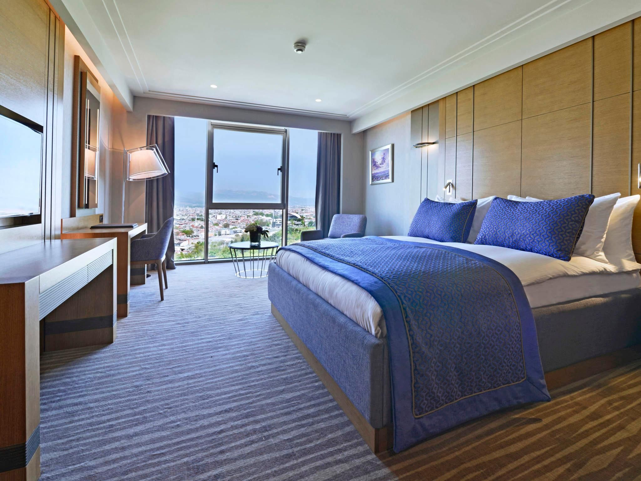 Superior Room King Bed