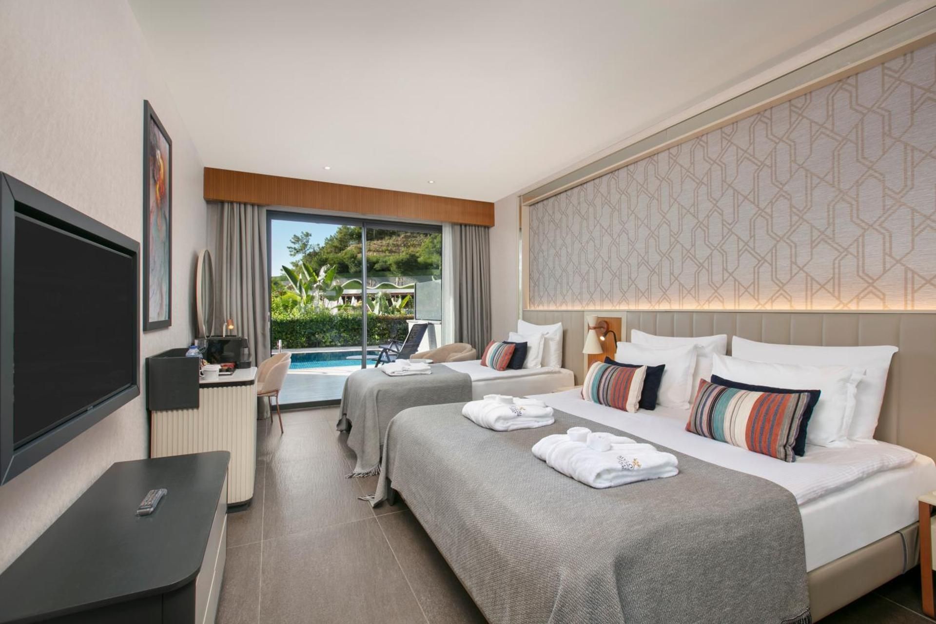 Triple Room with Garden View