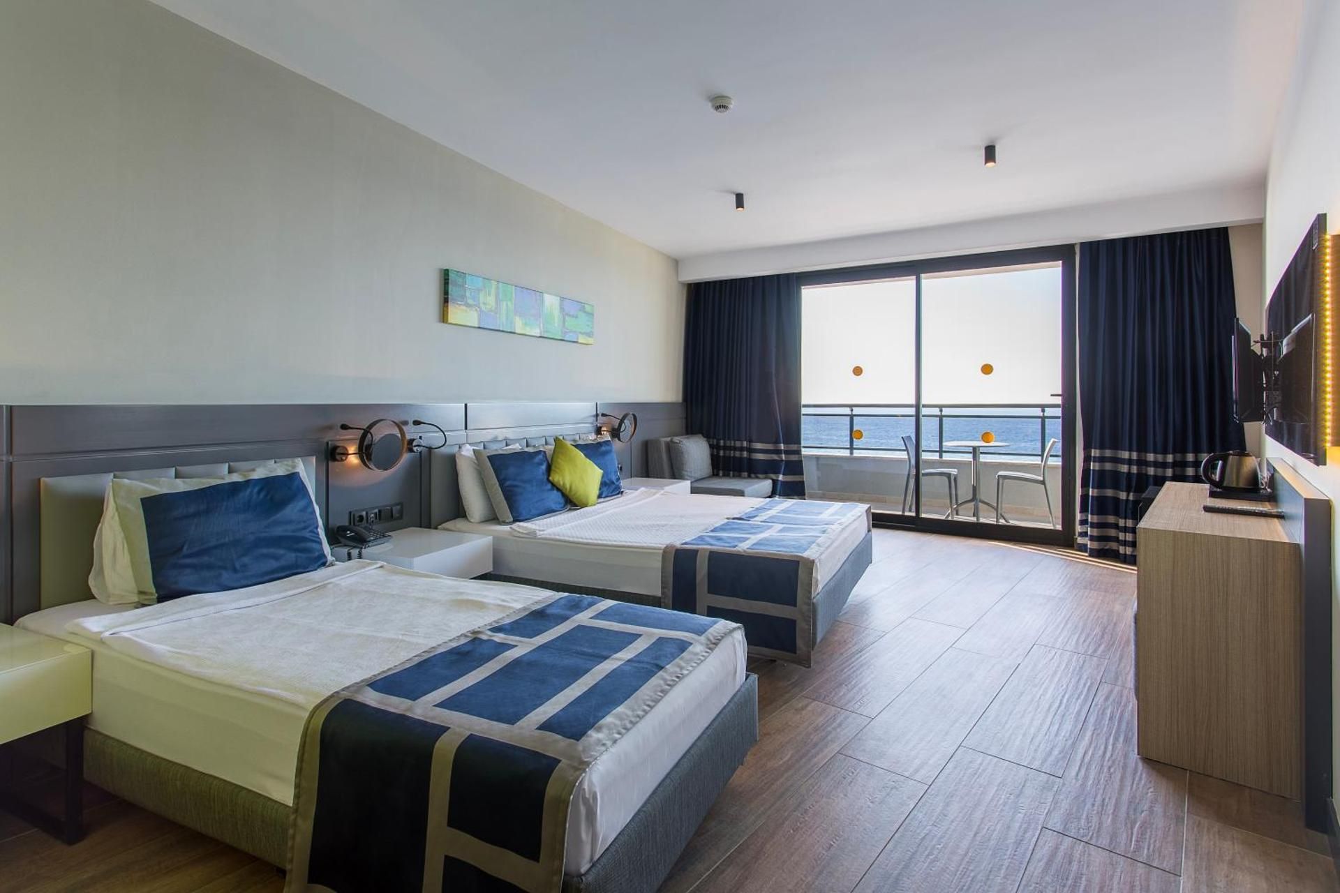 Quadruple Room with Sea View