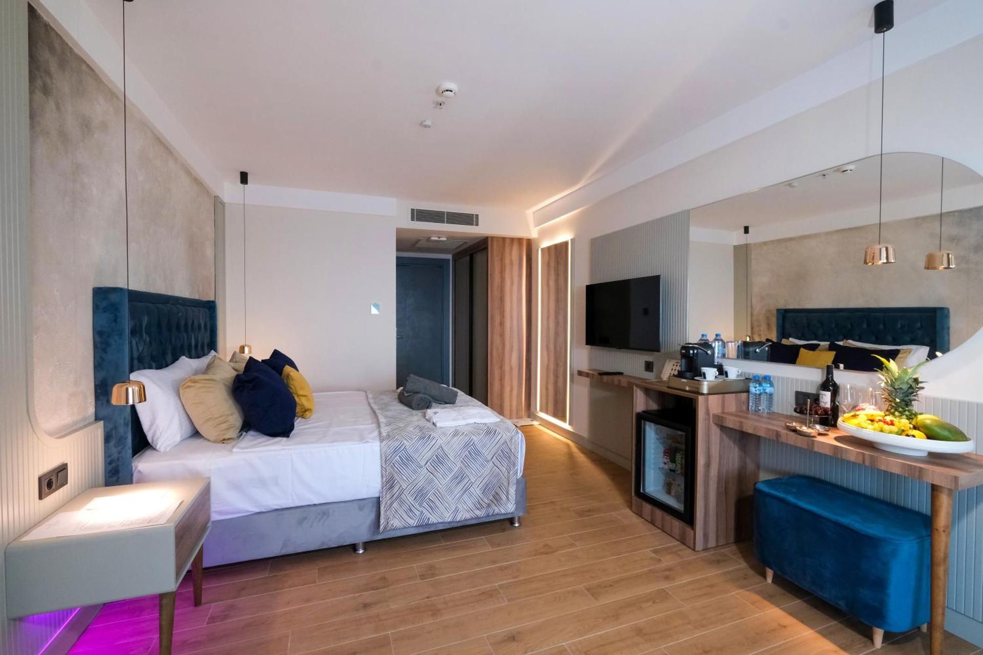Superior King Room