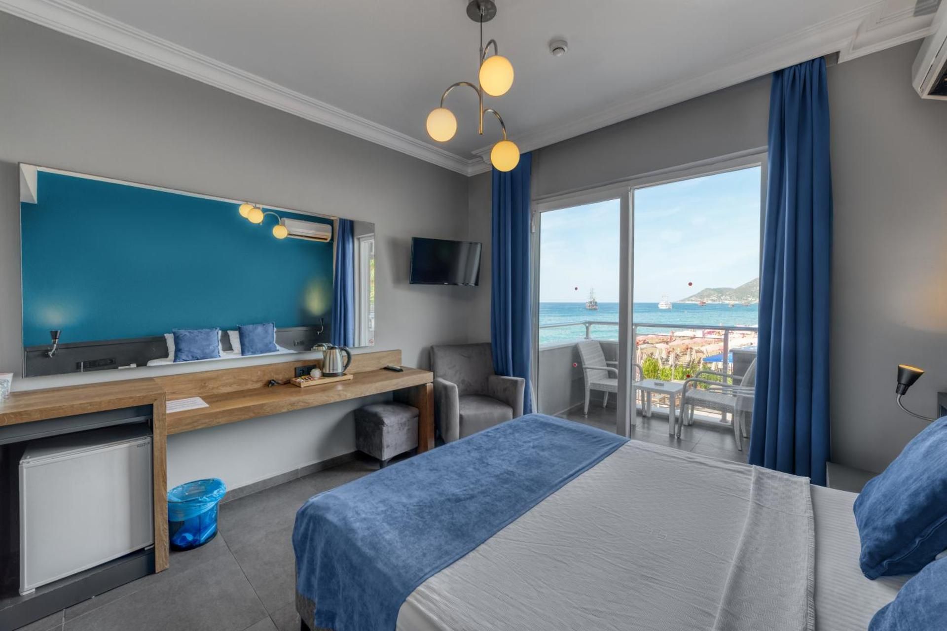 Double or Twin Room with Side Sea View
