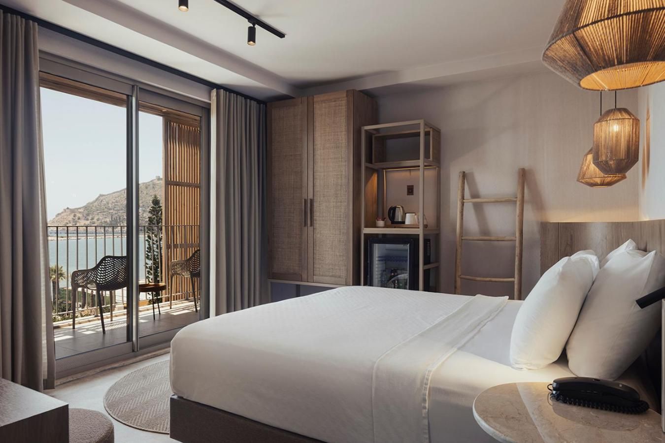 En Vie Beach Deluxe Suite with Sea View - Annex Building