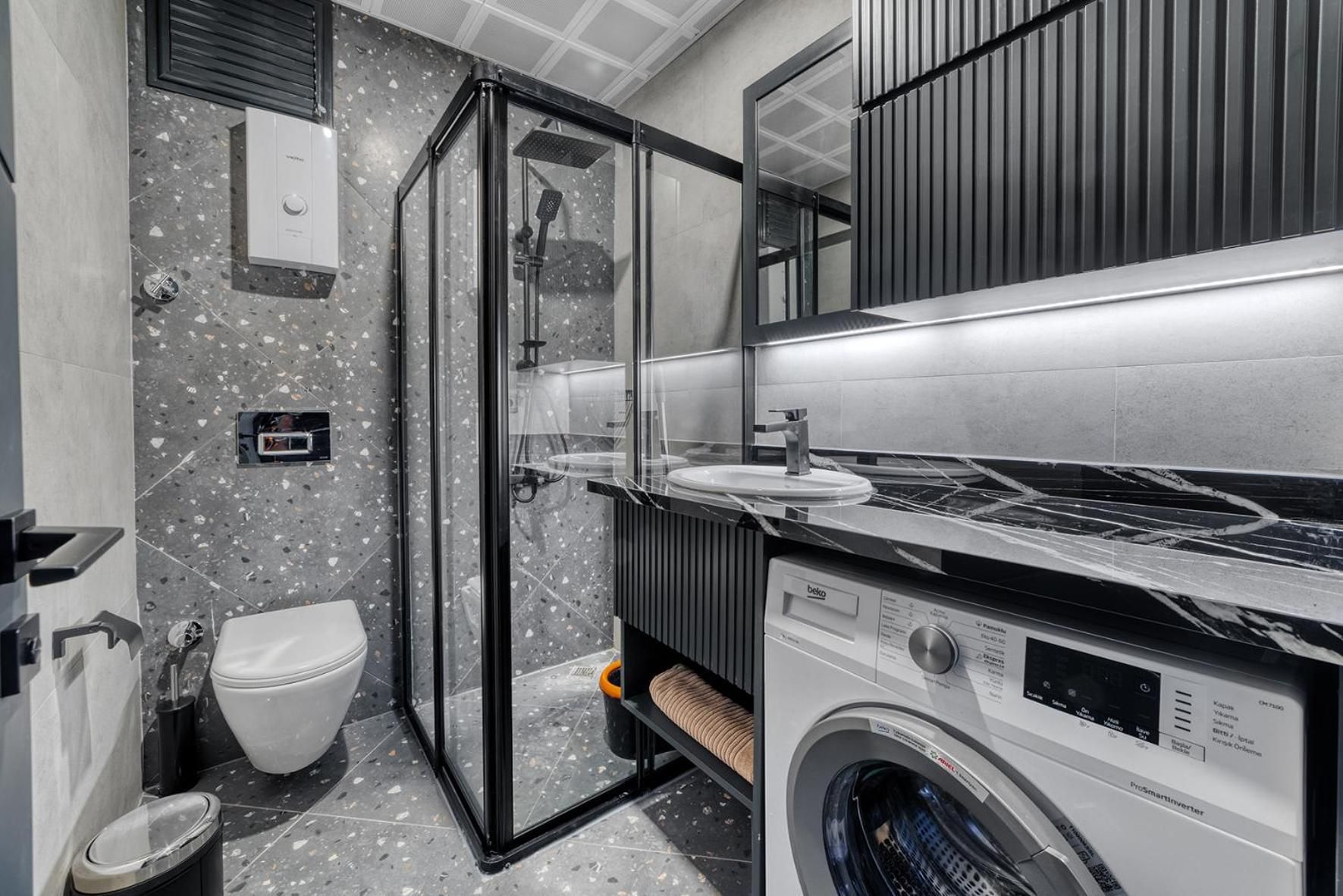 Large Deluxe Suite