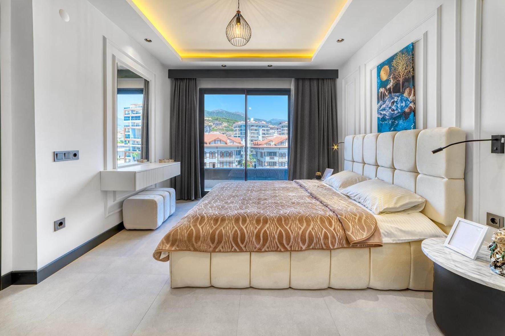 Large Deluxe Suite