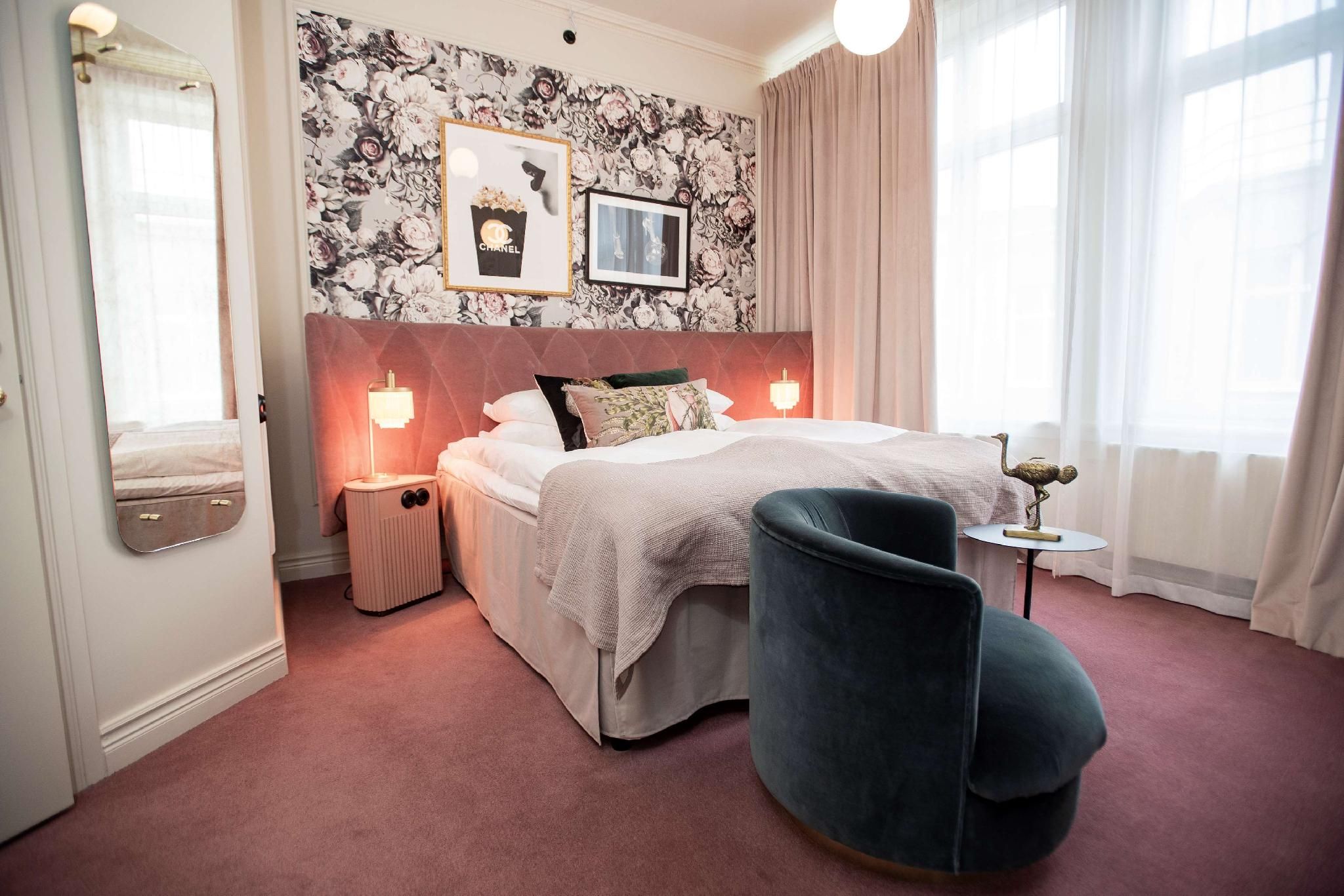 1 King Bed, Nonsmoking, deluxe
