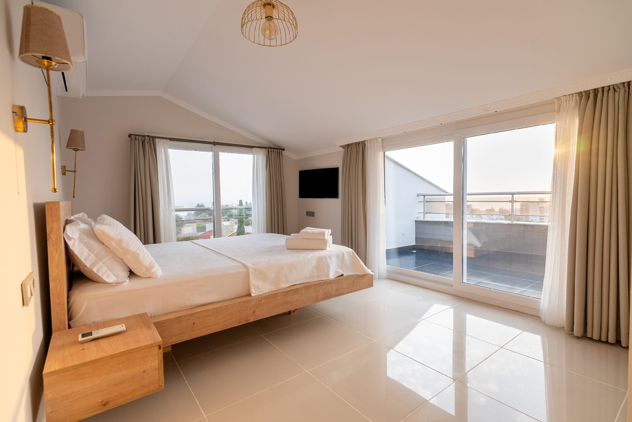 Deluxe Seaview Suite
