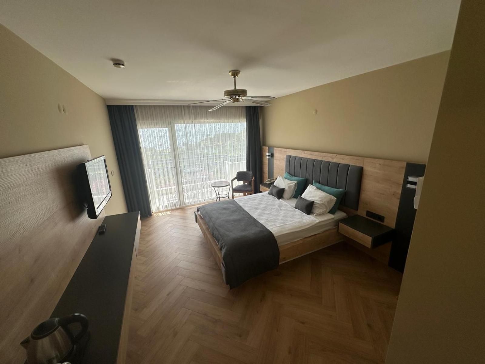 Deluxe Double Room with Castle View