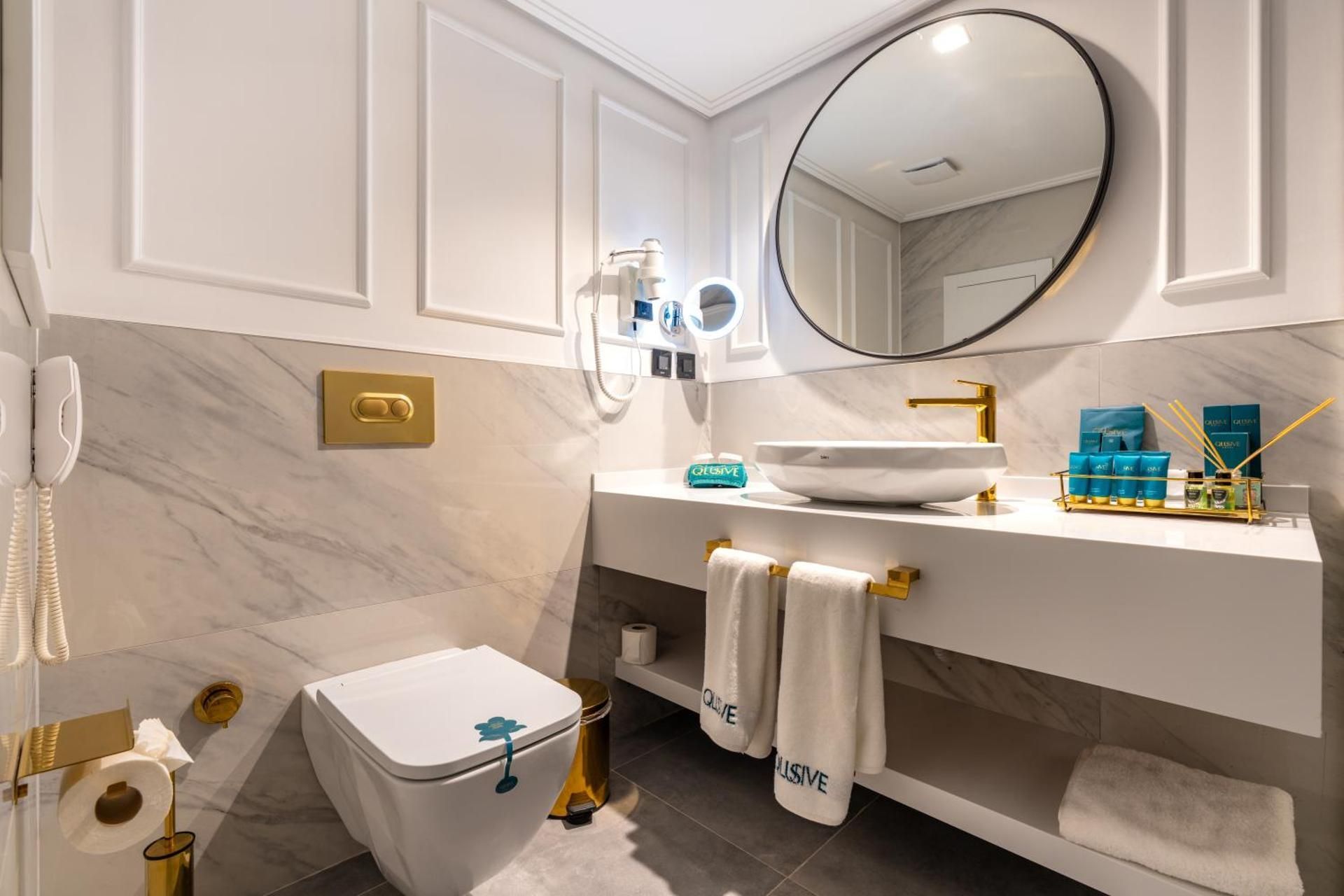 Deluxe Double Room with Balcony and Sea View