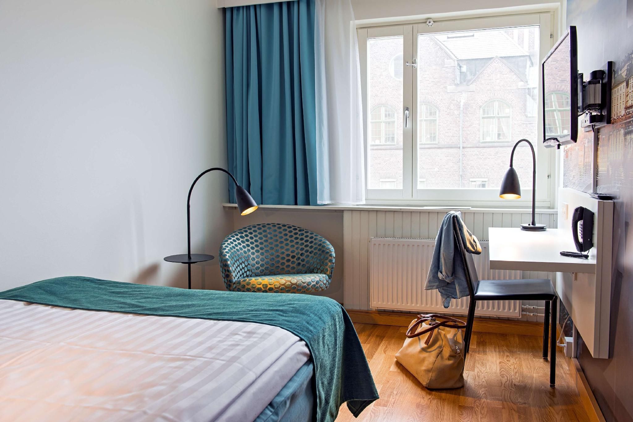Standard - Queen Room