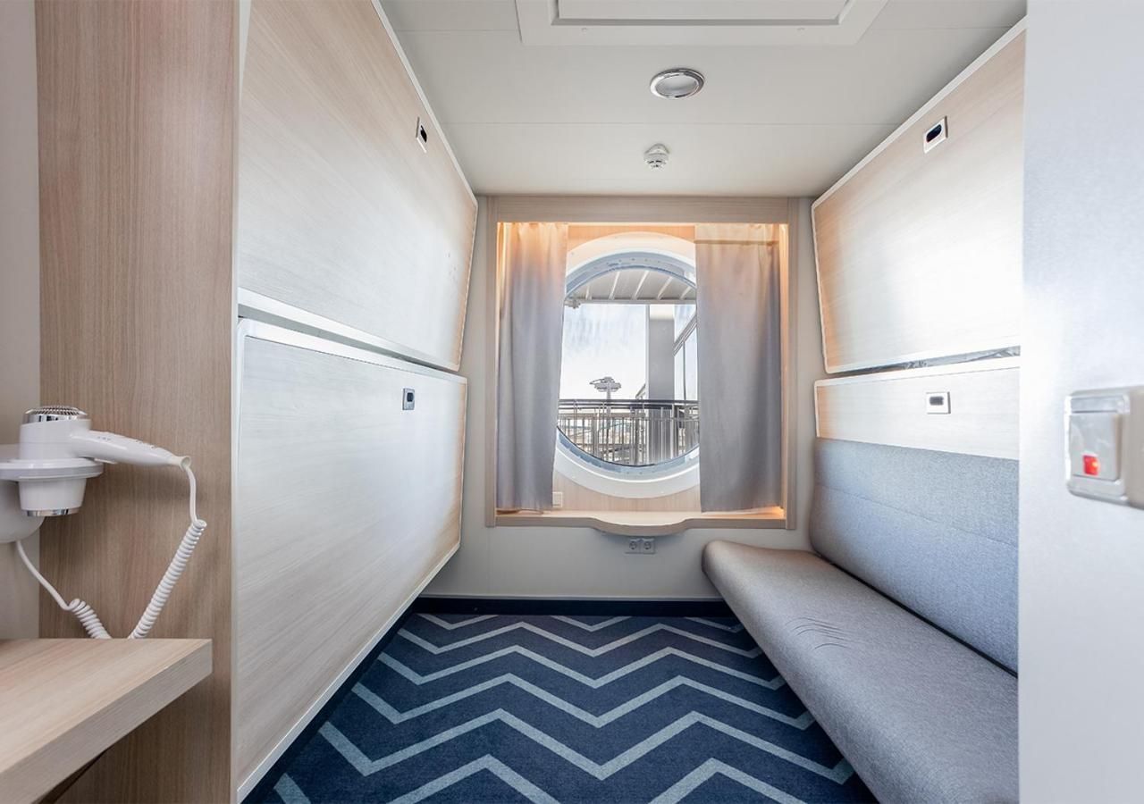 Seaside Four, limited sea view