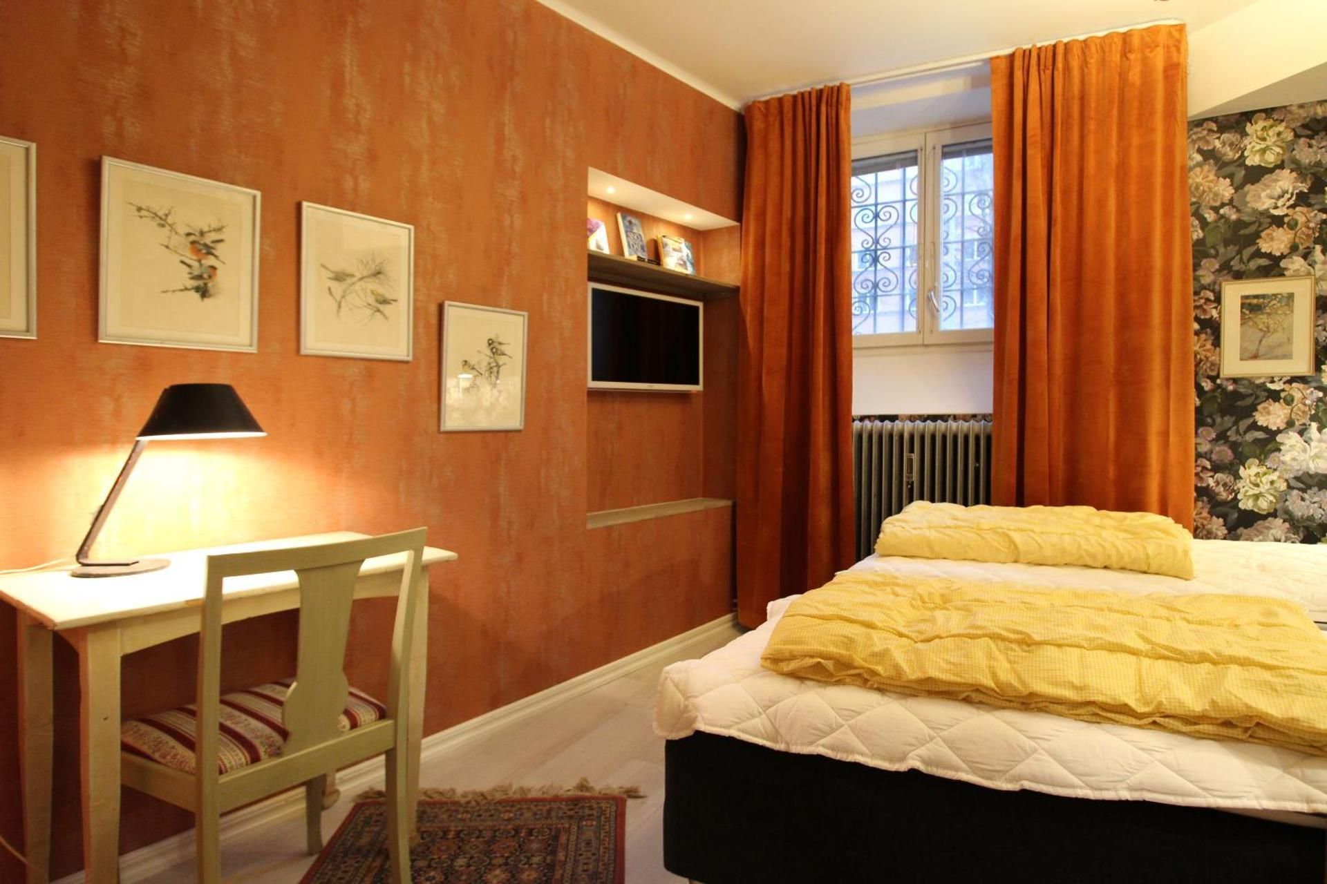 Twin Room with Shared Bathroom