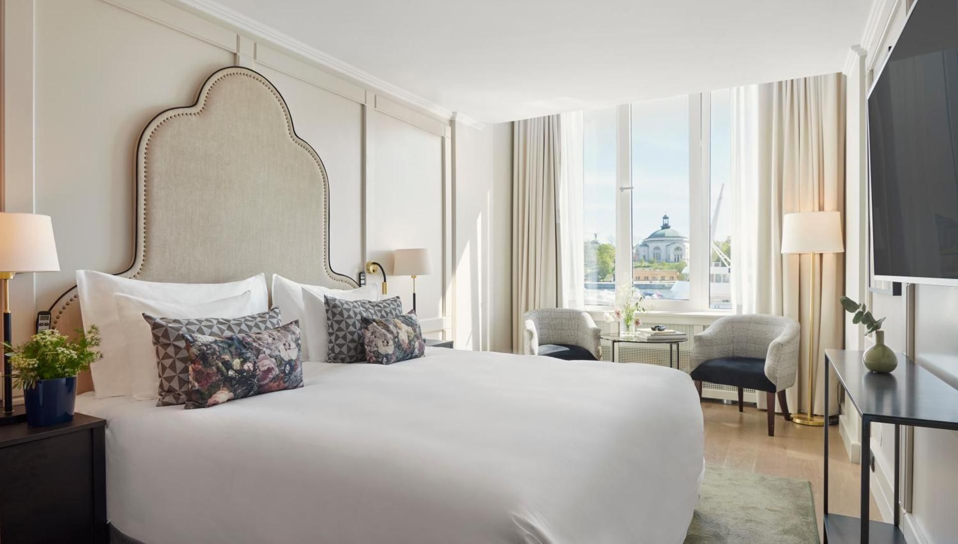 1 King Bed Deluxe with Sea View