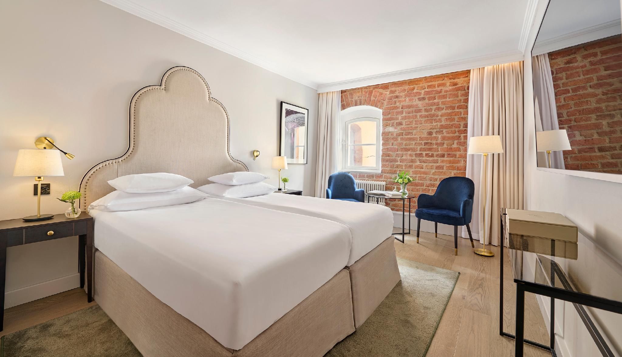 2 Twin Beds