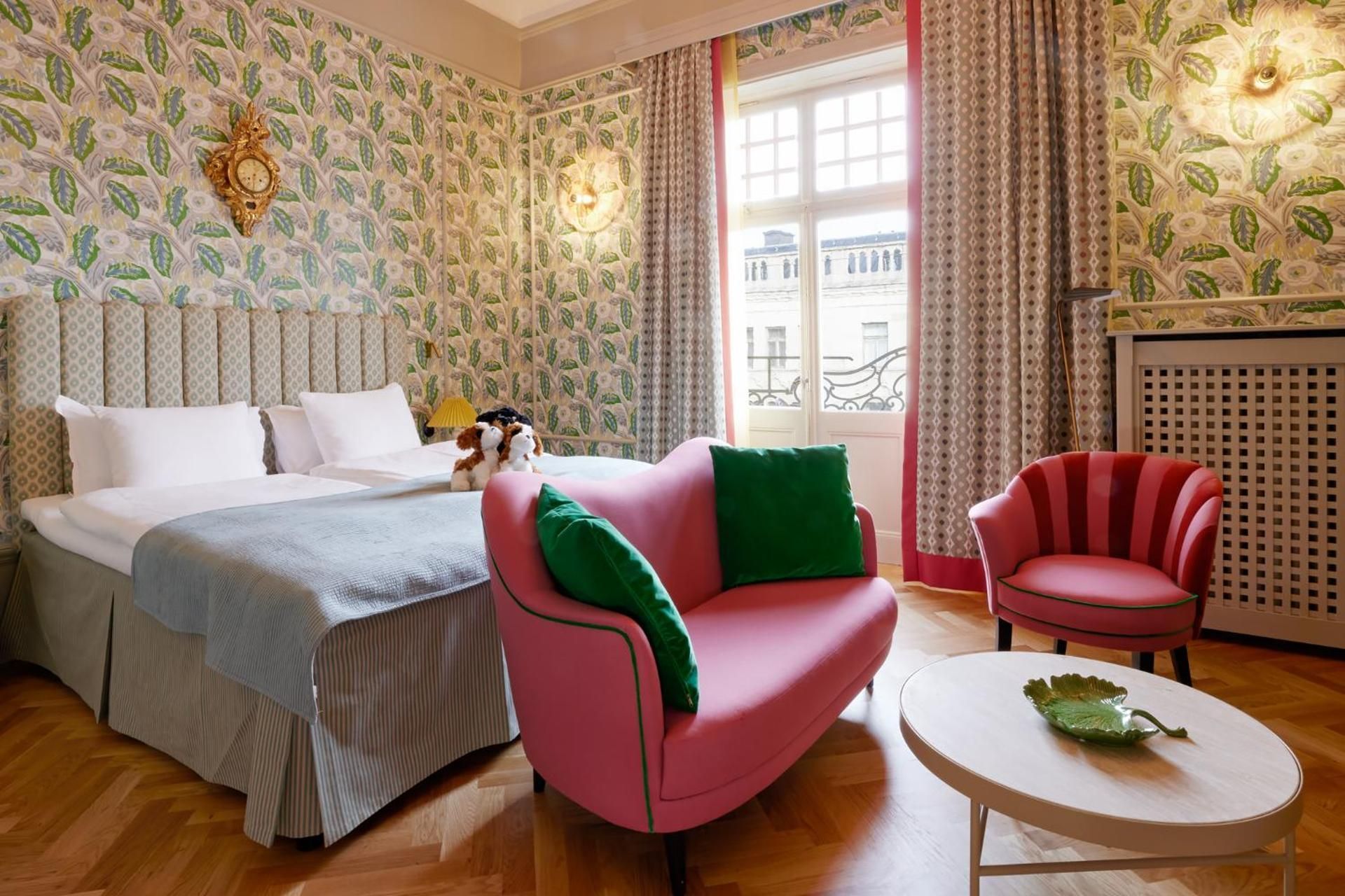 Deluxe King Room with Balcony - Non-Smoking