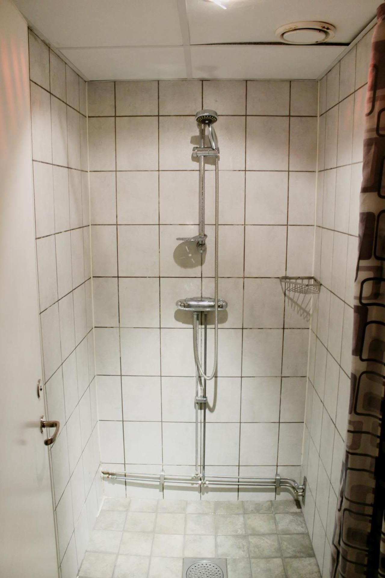 Single Room with Shared Bathroom