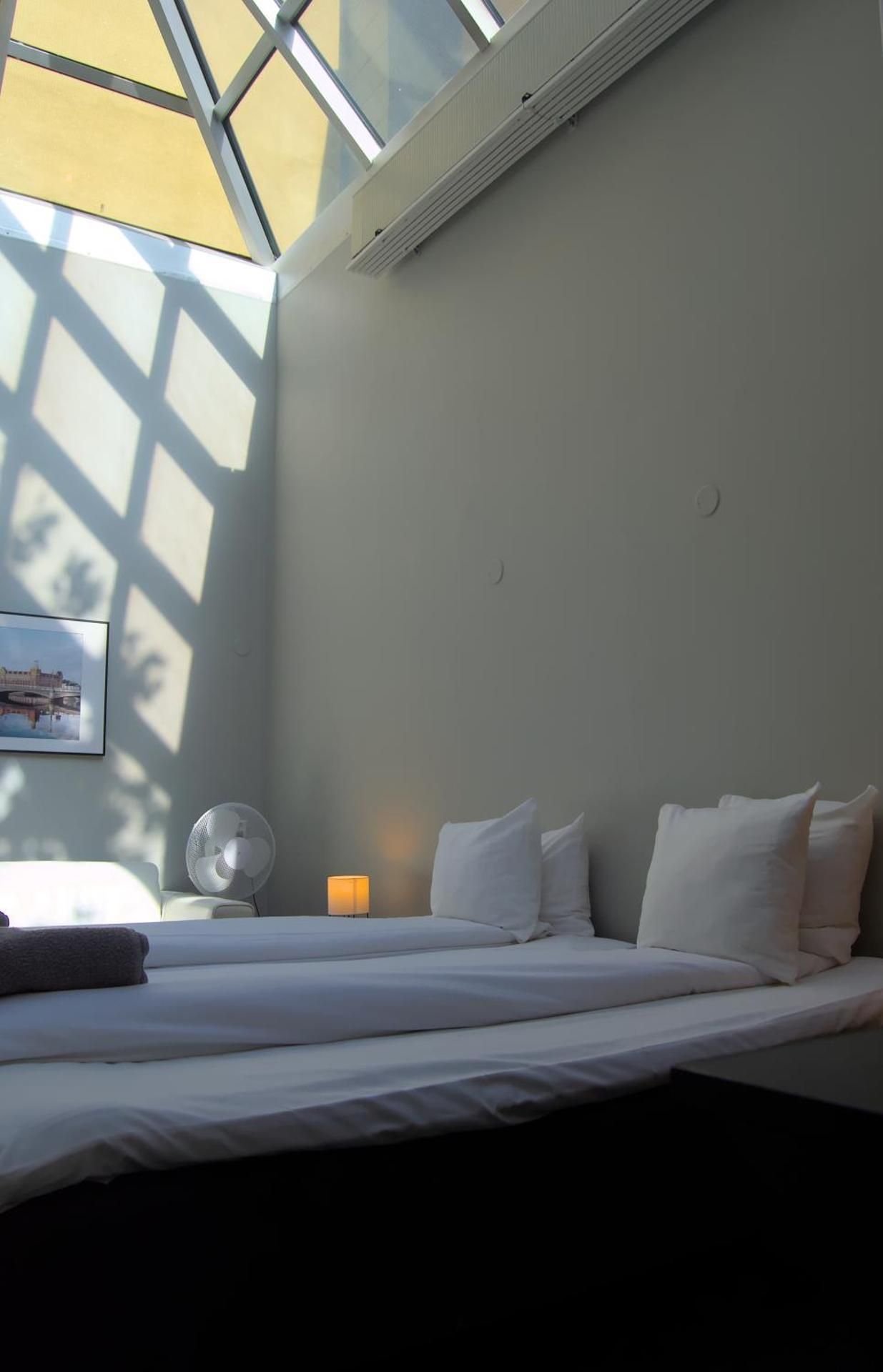 Standard Queen Shared Facilities