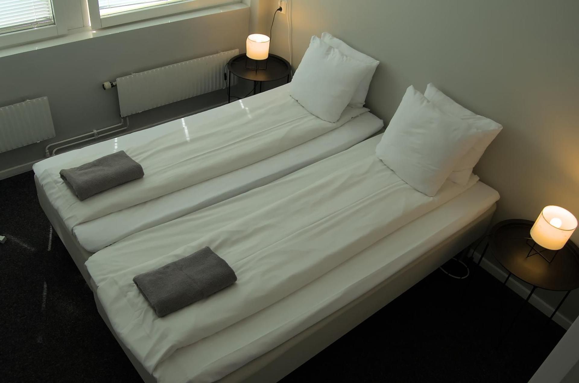 Double Room with Shared Bathroom and Window