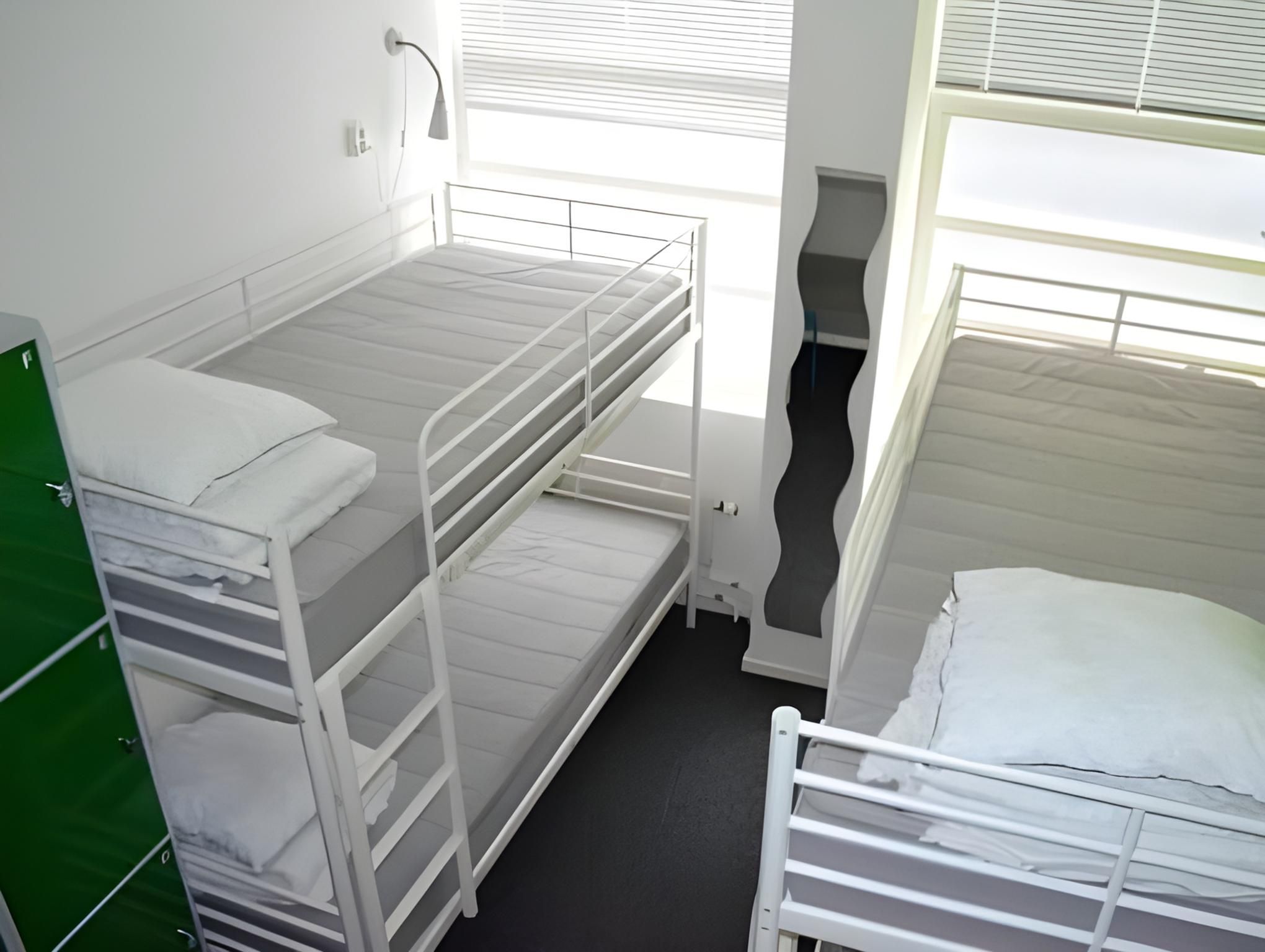 Single Bed in Mixed 8-Bed Dormitory Room