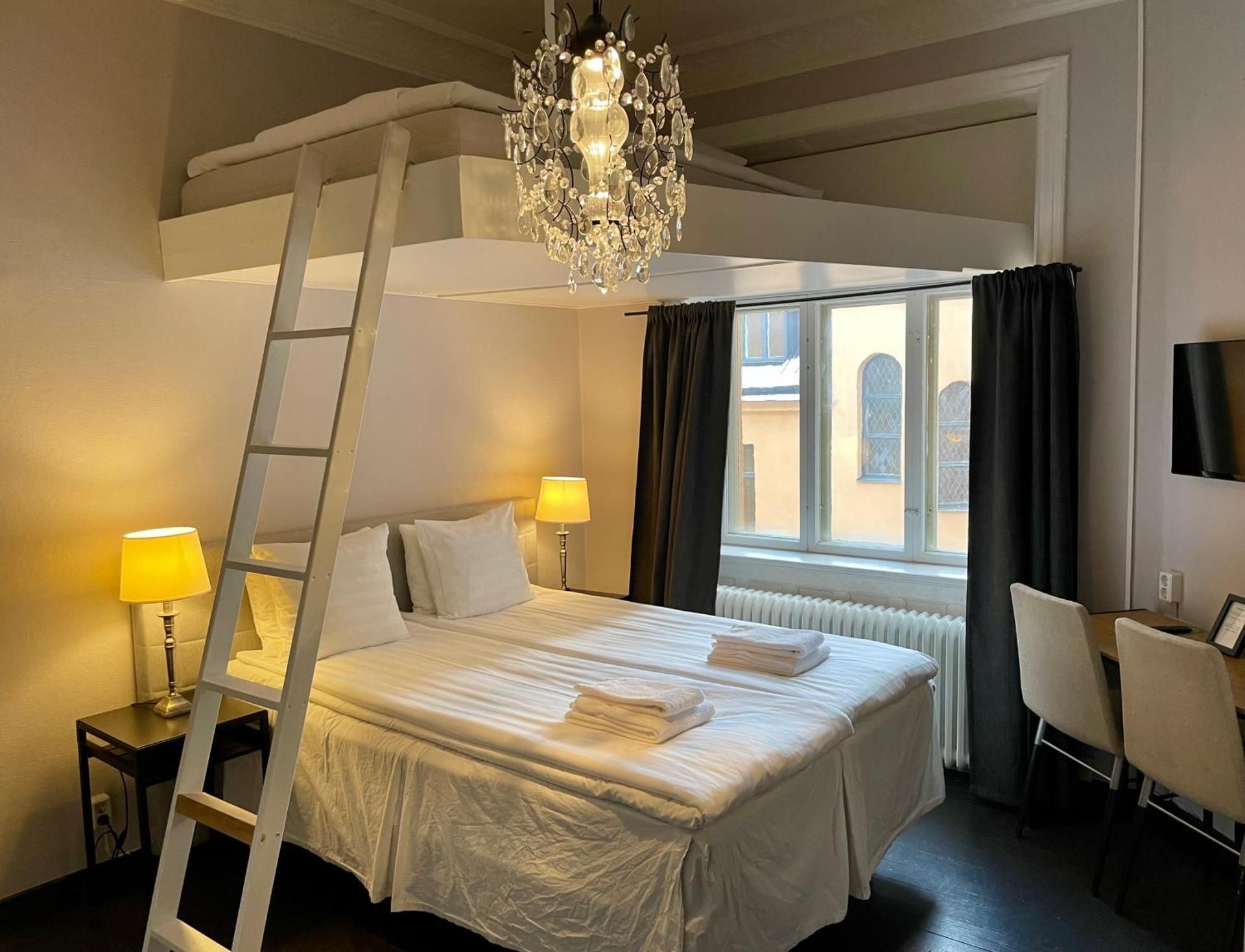 Double Room with Loft - Non-Smoking