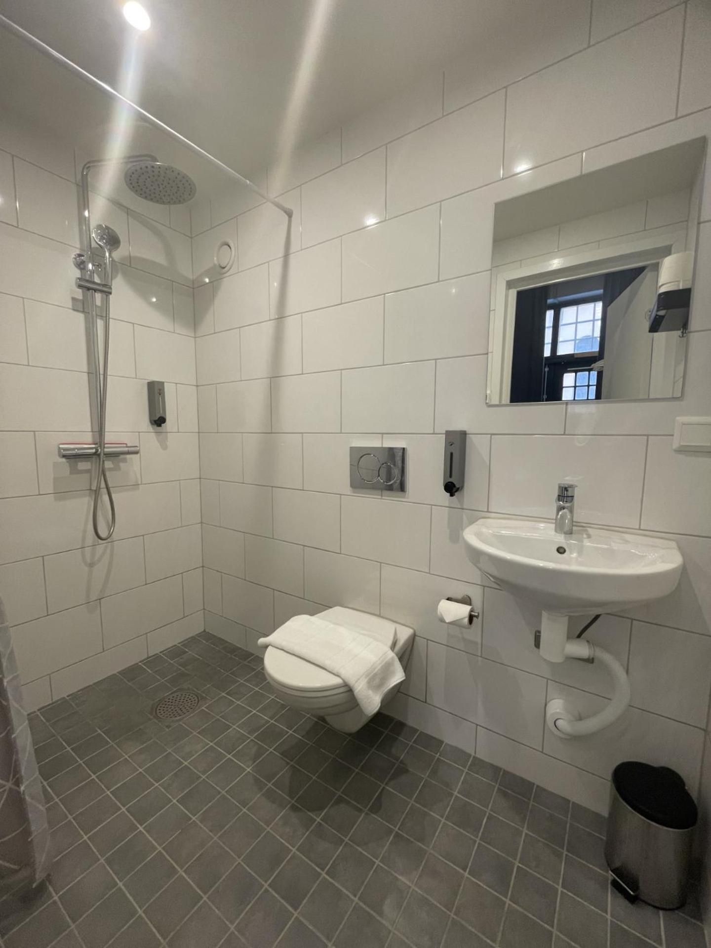 Economy Twin Room without Window