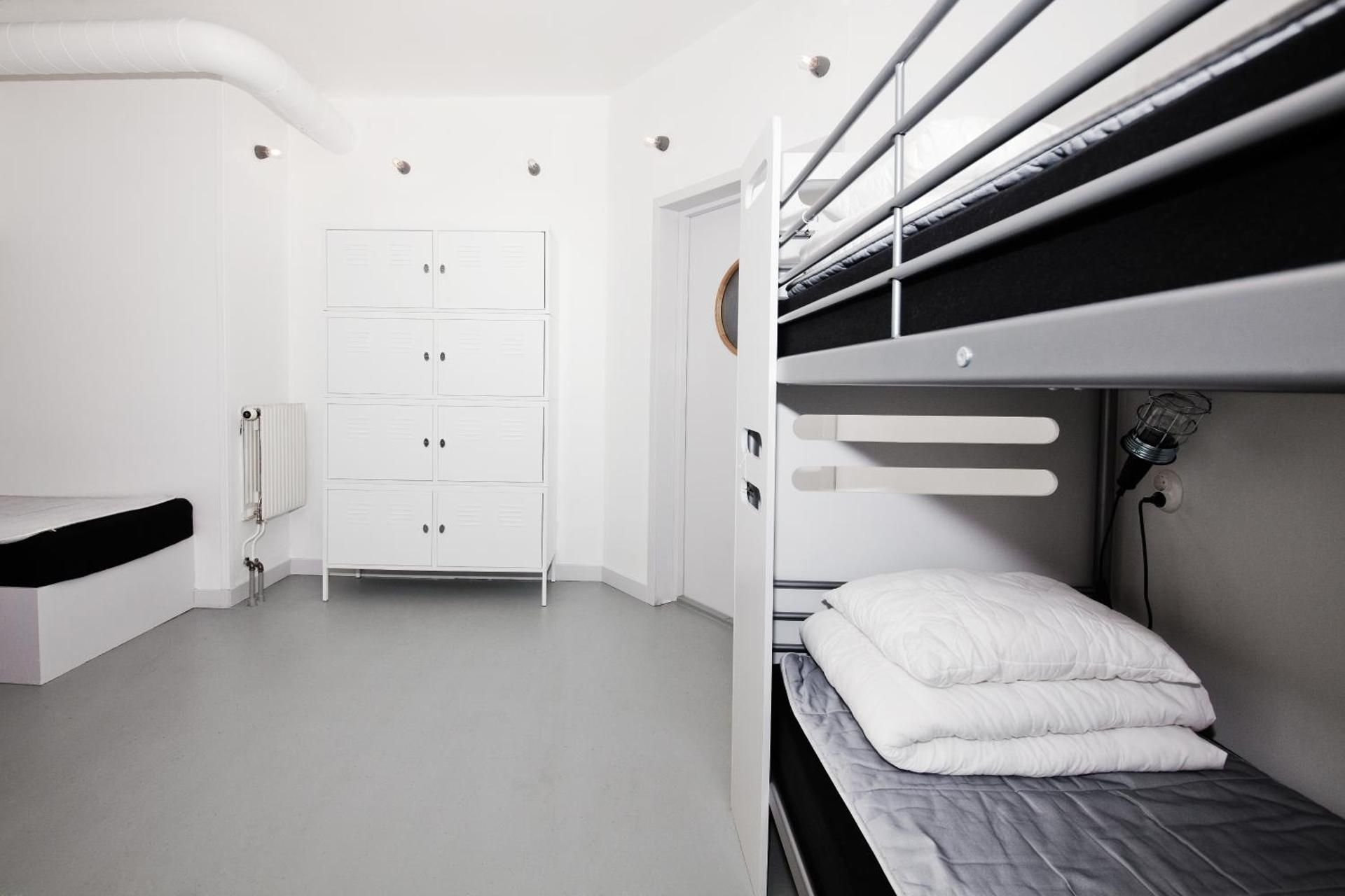 Bed in 7-Bed Mixed Dormitory Room