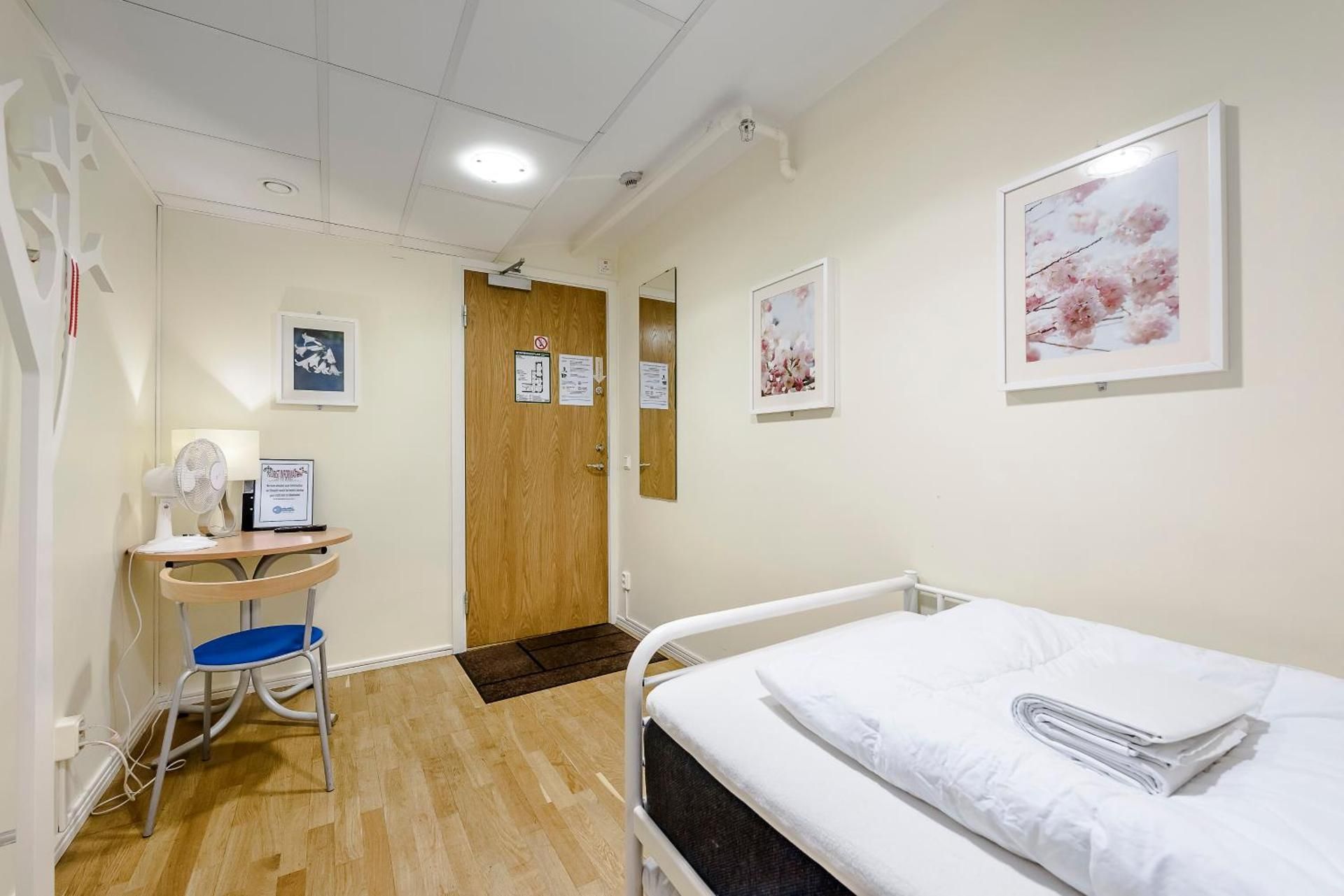 Single Room with Shared Bathroom