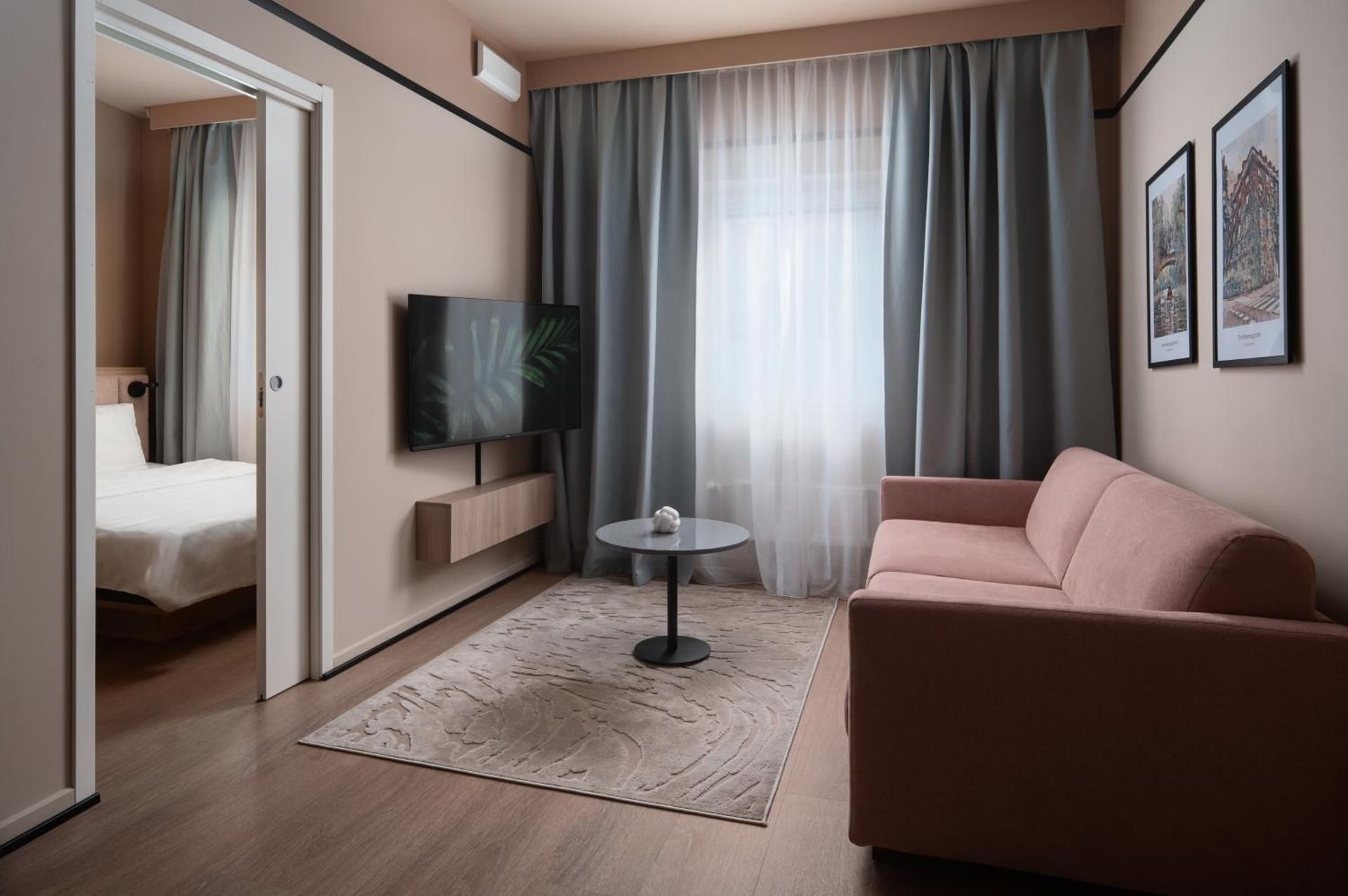 One-Bedroom Apartment