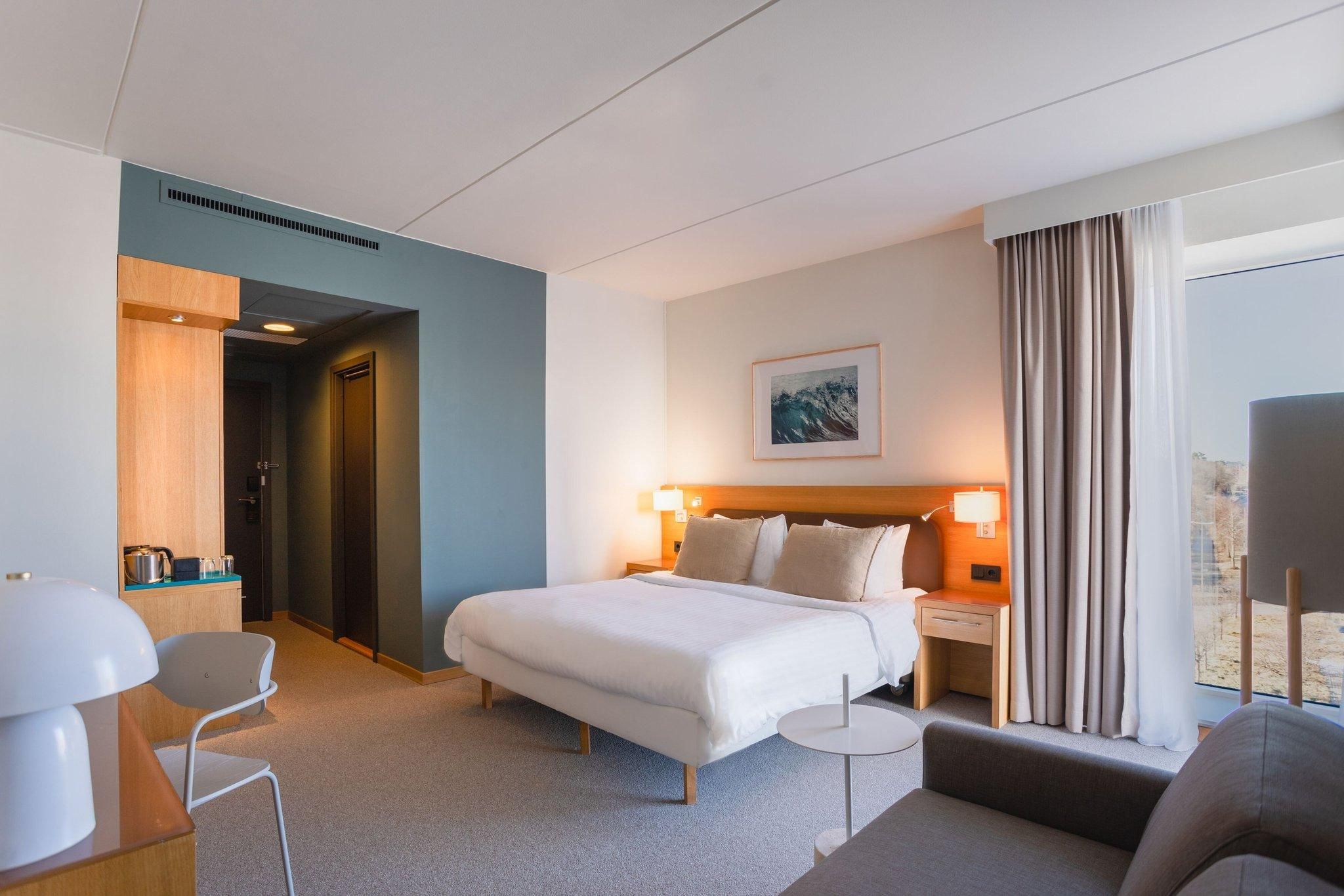 Corner room, Guest room, 1 King