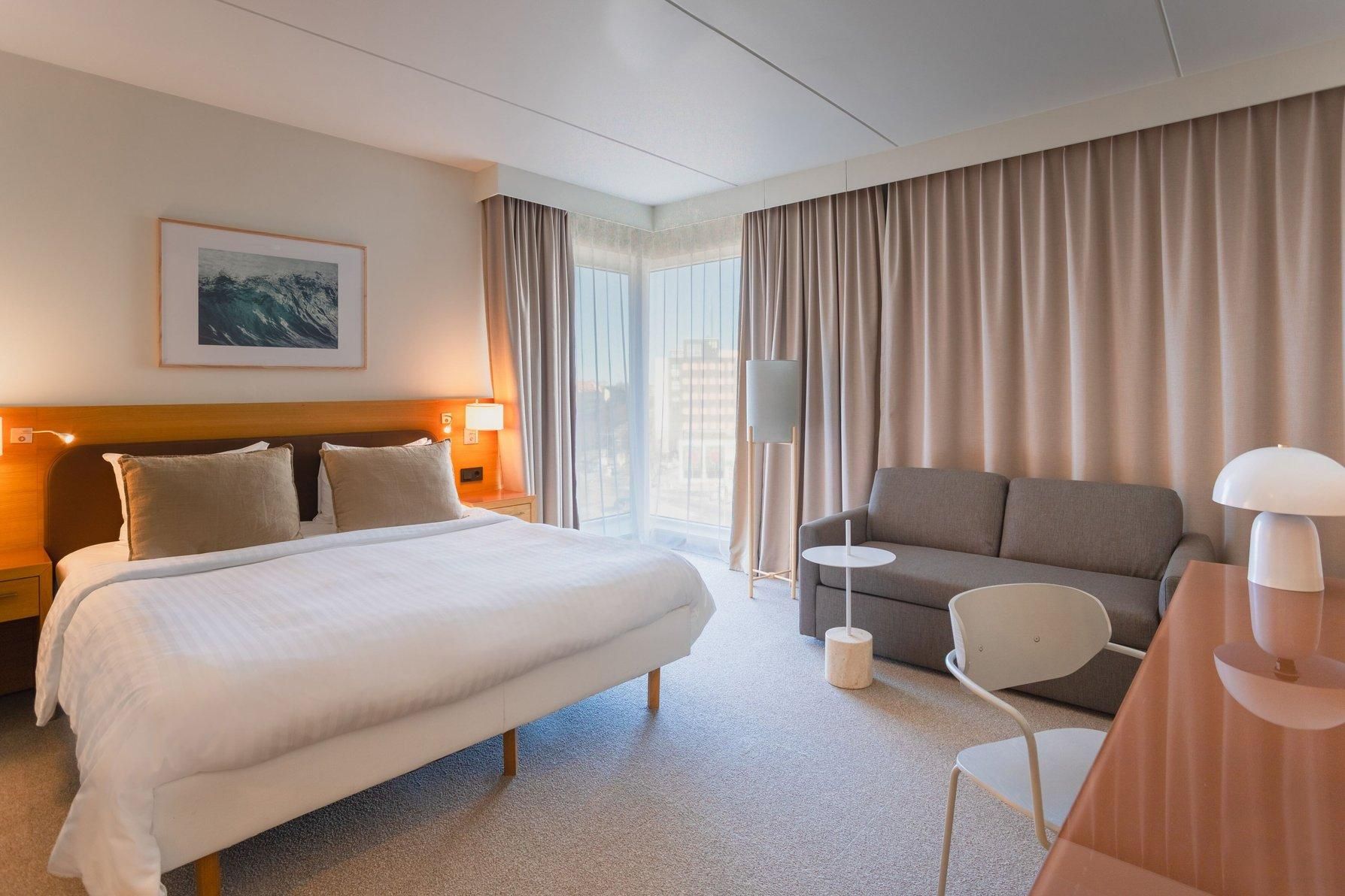 Corner room, Guest room, 1 King