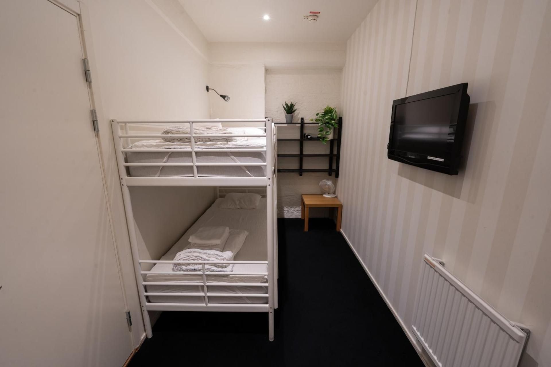 Twin Room with Private Bathroom - No Window