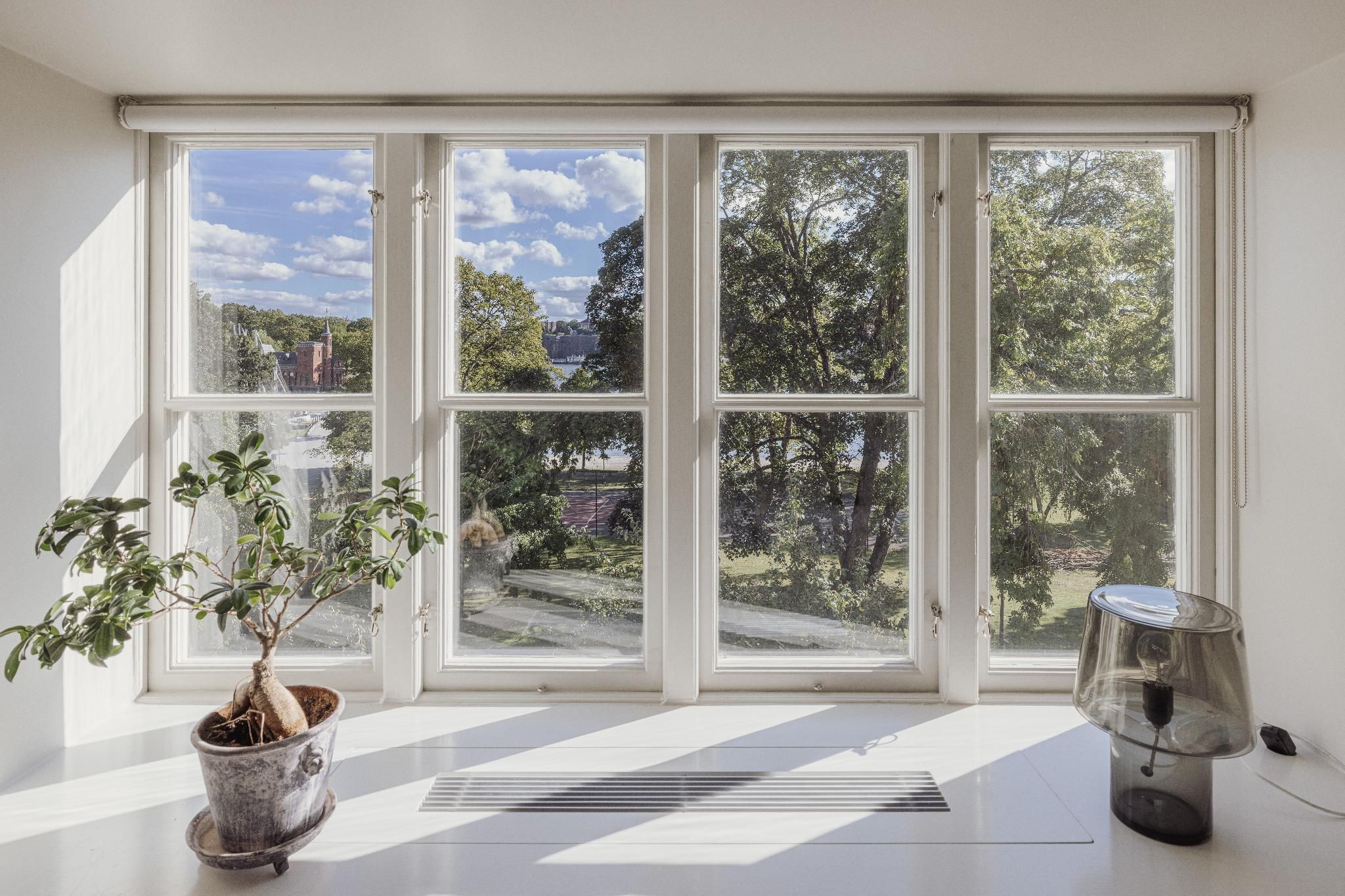 Deluxe Sea and Garden View