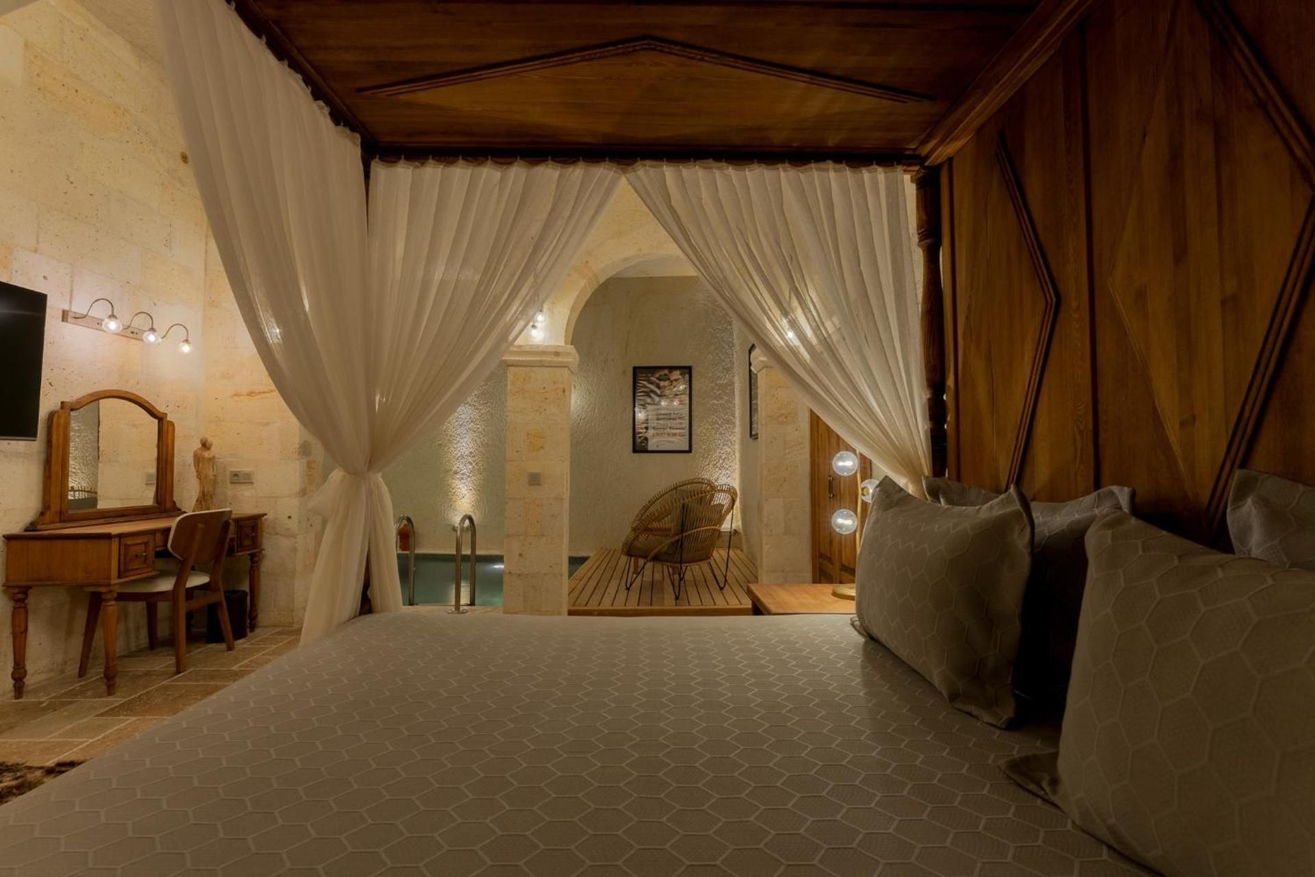 Romance Suite with Private Pool