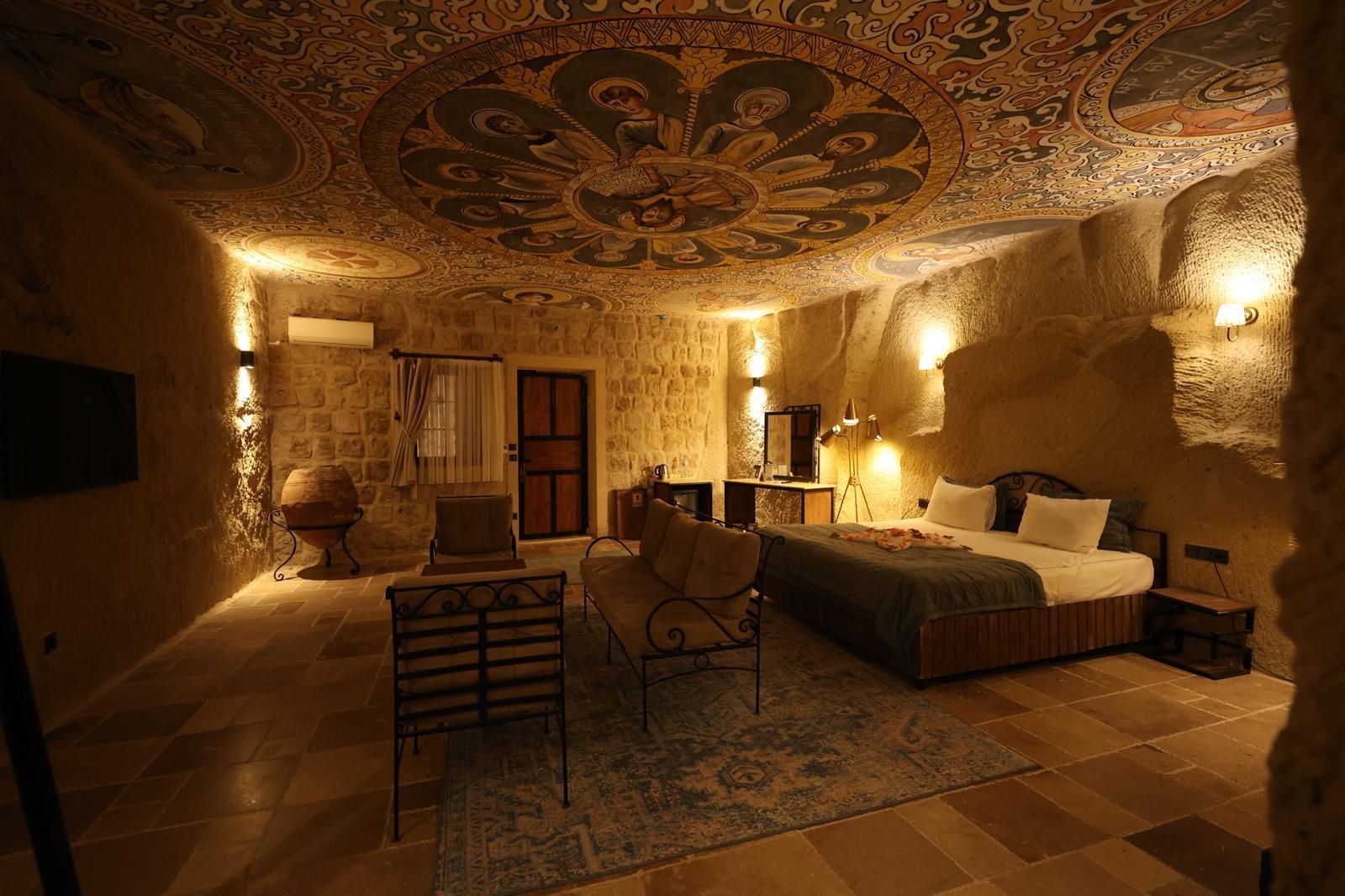 Suite with Private Pool for 2 People