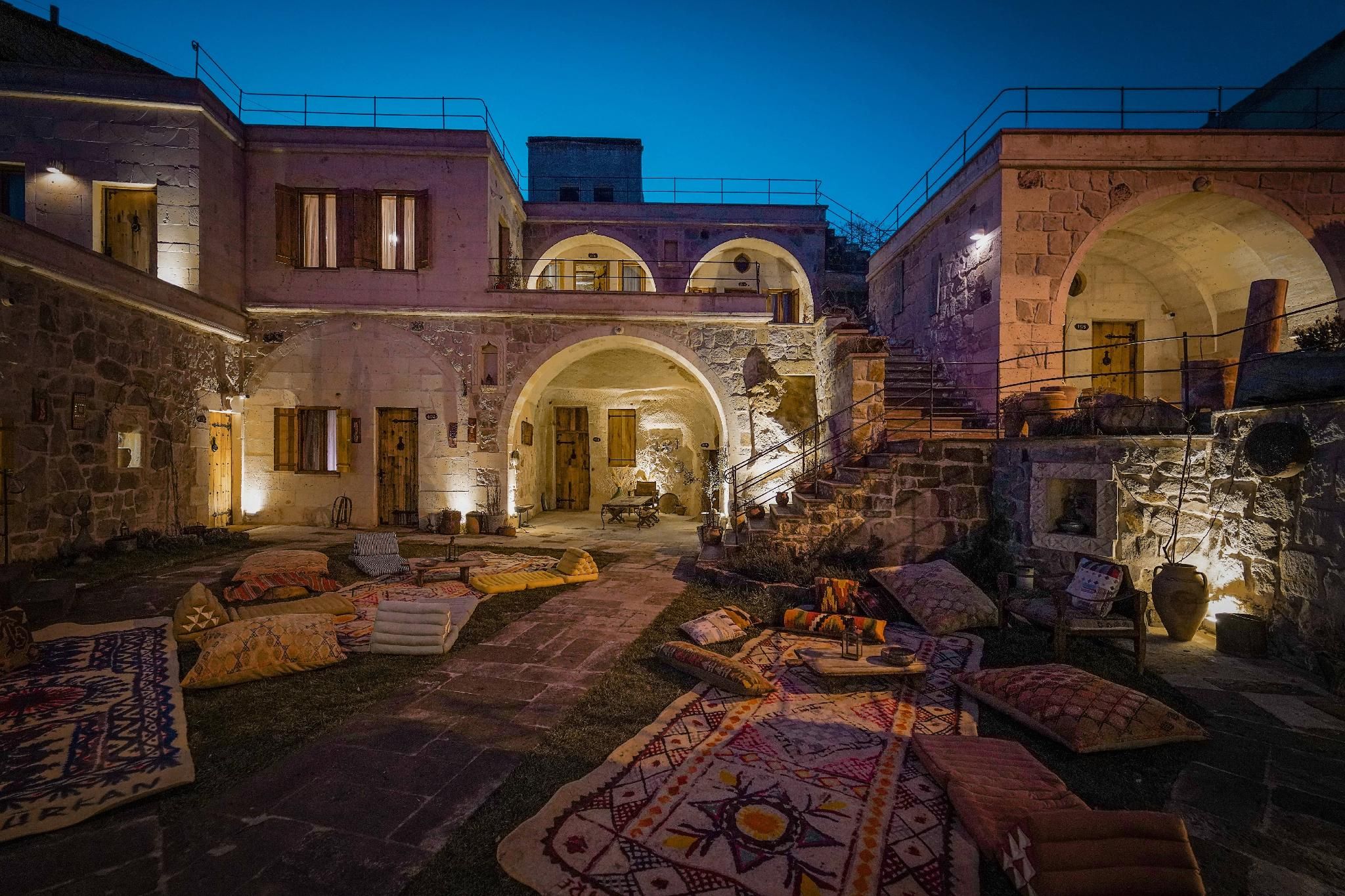 Doda Artisanal Cave Hotel 14+