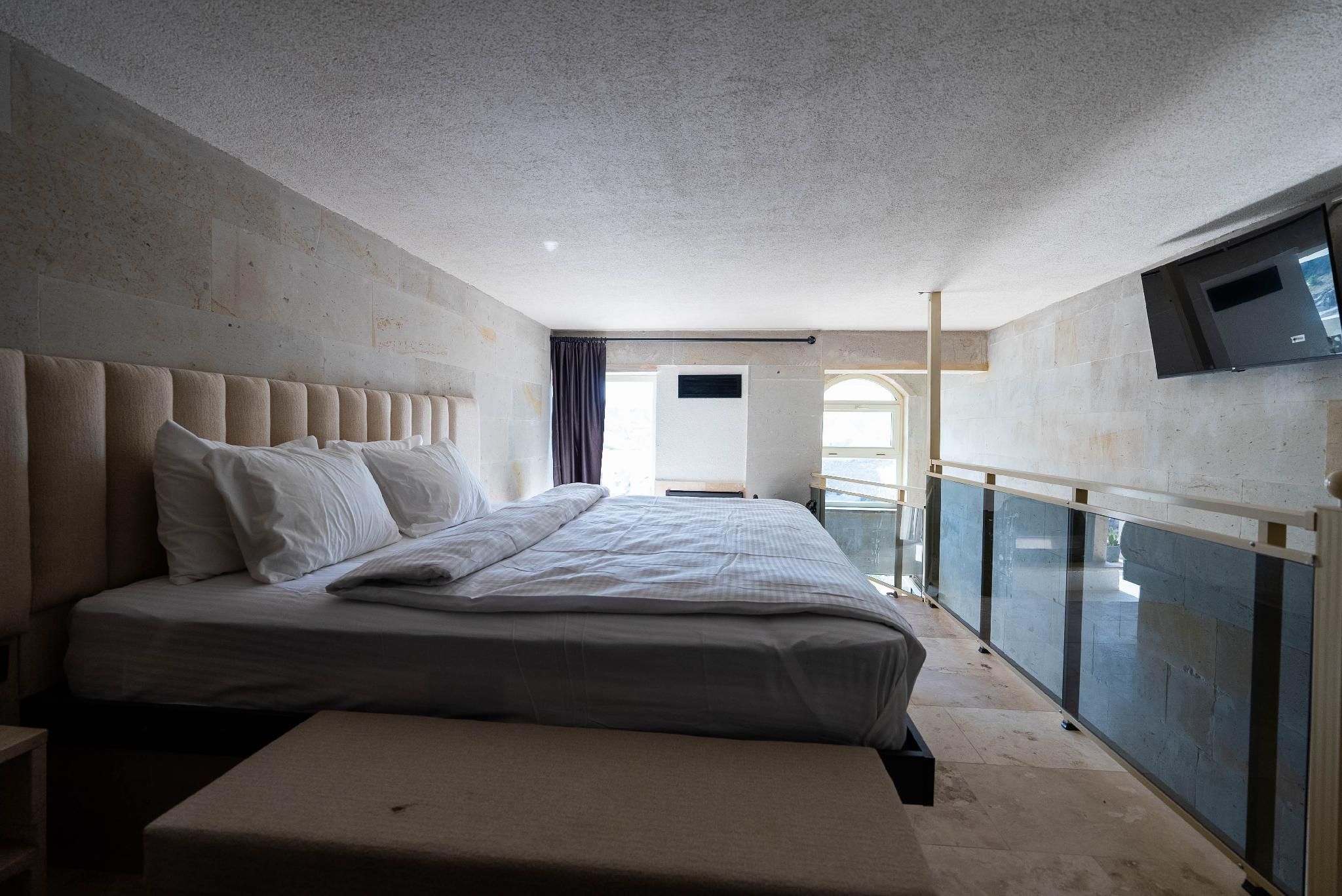Deluxe Loft