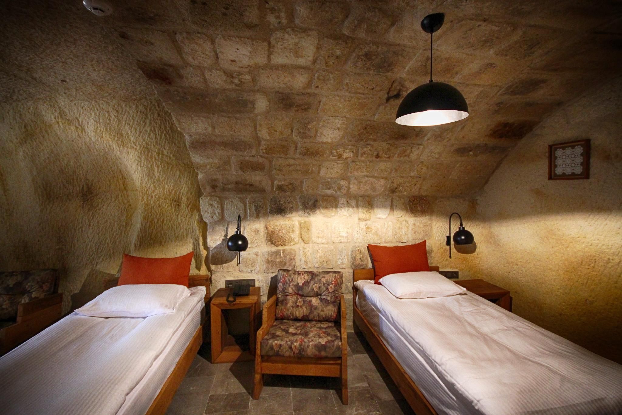 1811 Cave Hotel Tafana Deluxe Twin Room