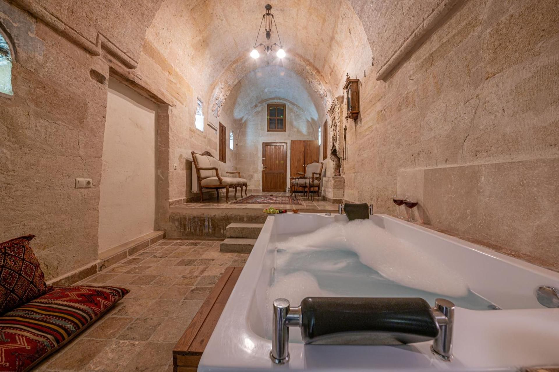 KAPALOS CAVE SUİTES Luxury Triple Room