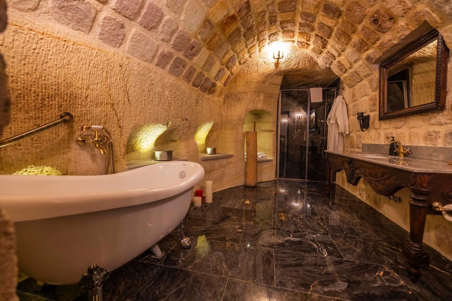 Deluxe Cave Suite, 1 Double Bed, Bathtub